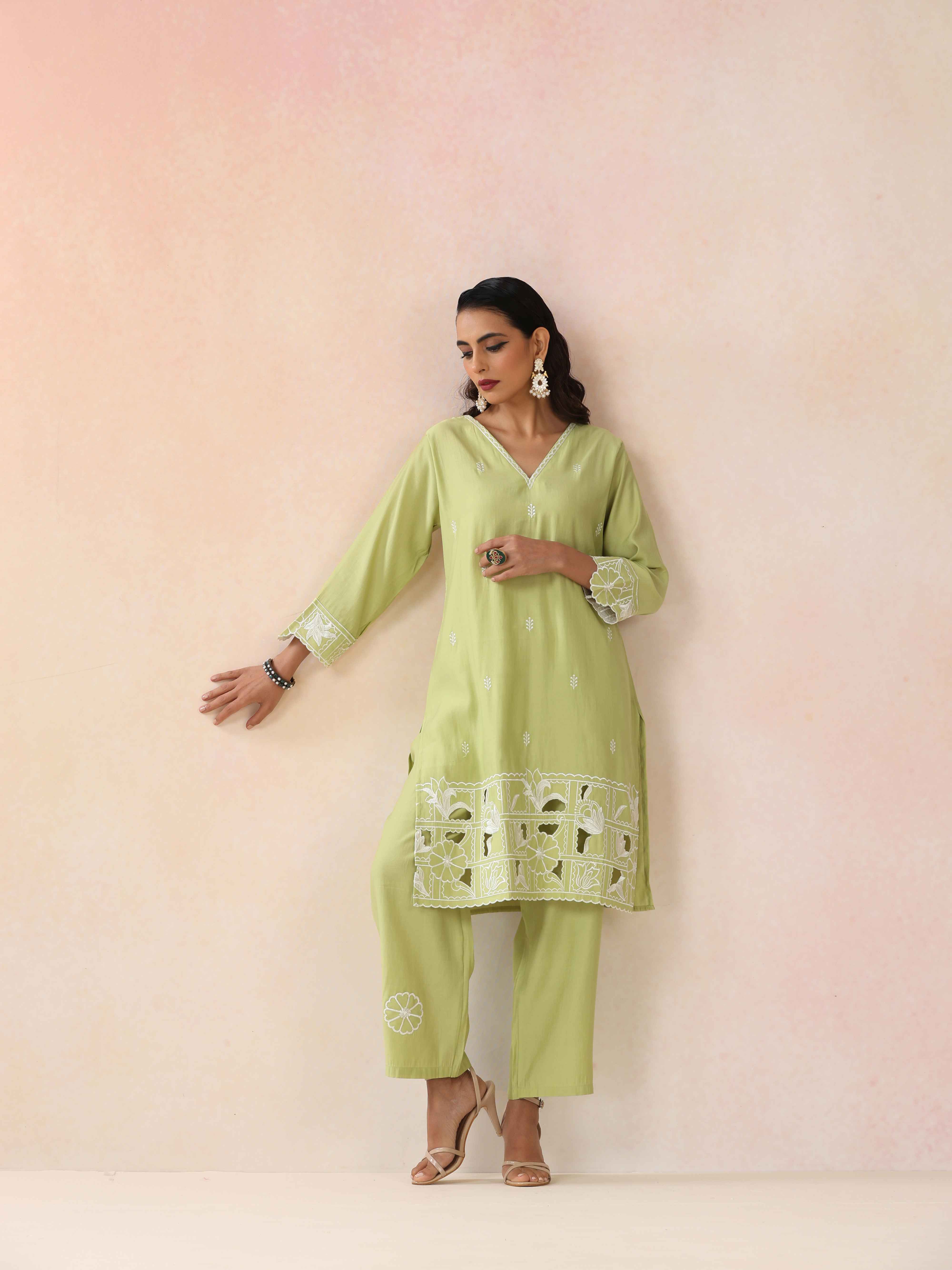 trueBrowns Green Embroidered Straight Kurta Co-Ord Set