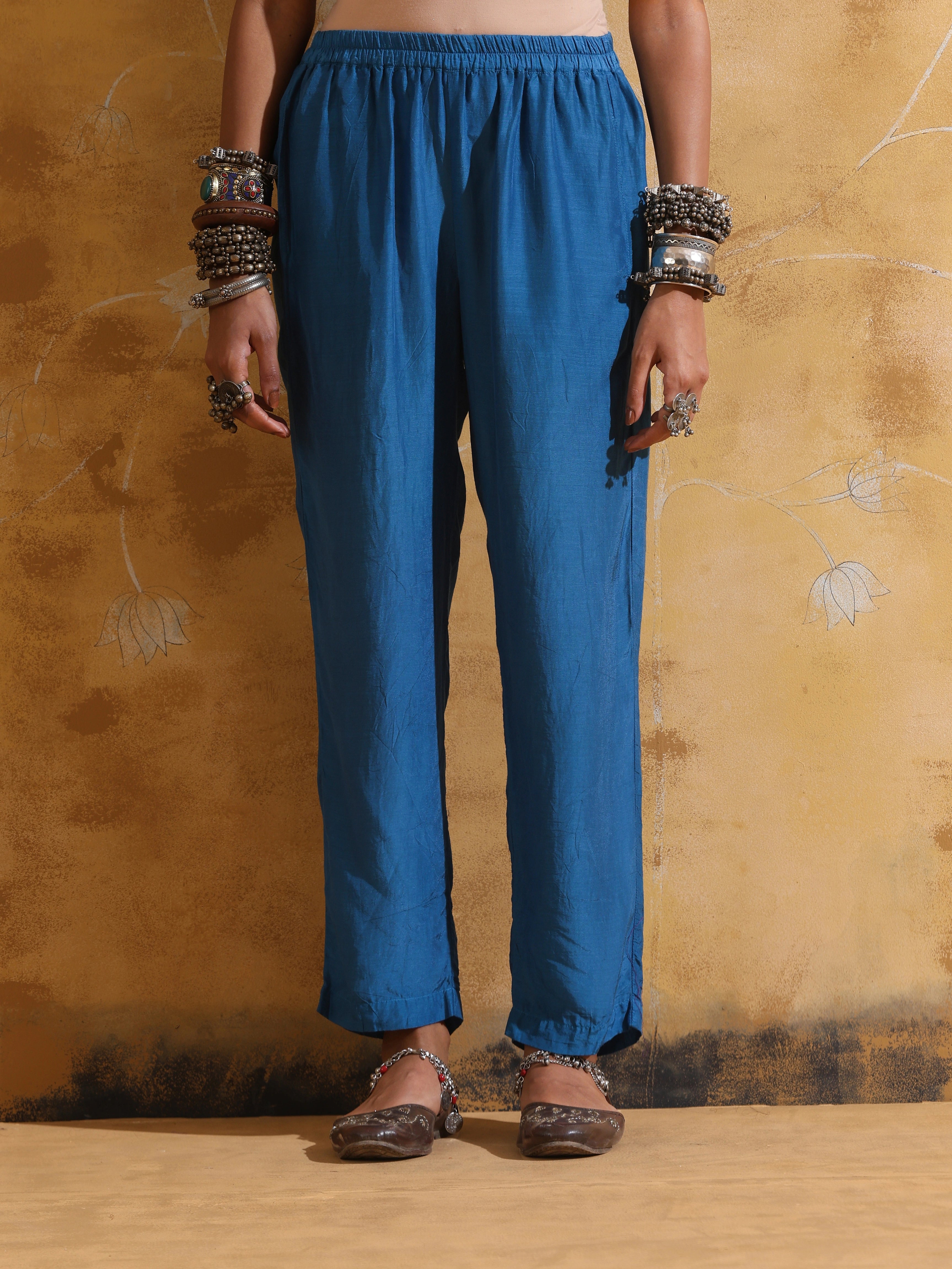 trueBrowns Blue Floral Print Muslin Silk Flared Kurta Co-ord Set