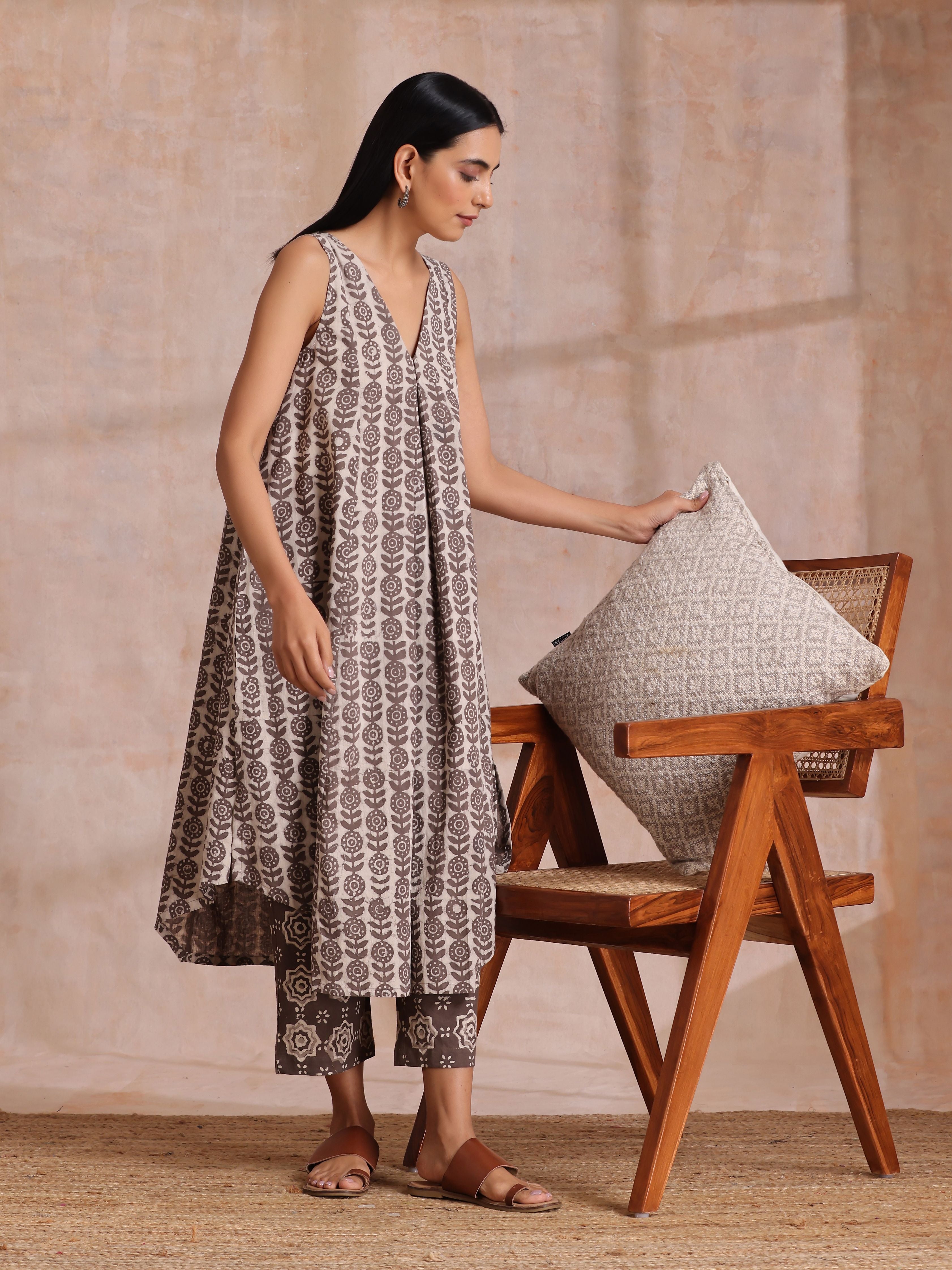 Clay Dabu Buta Print Cotton Sleeveless Flared Kurta Pant Set