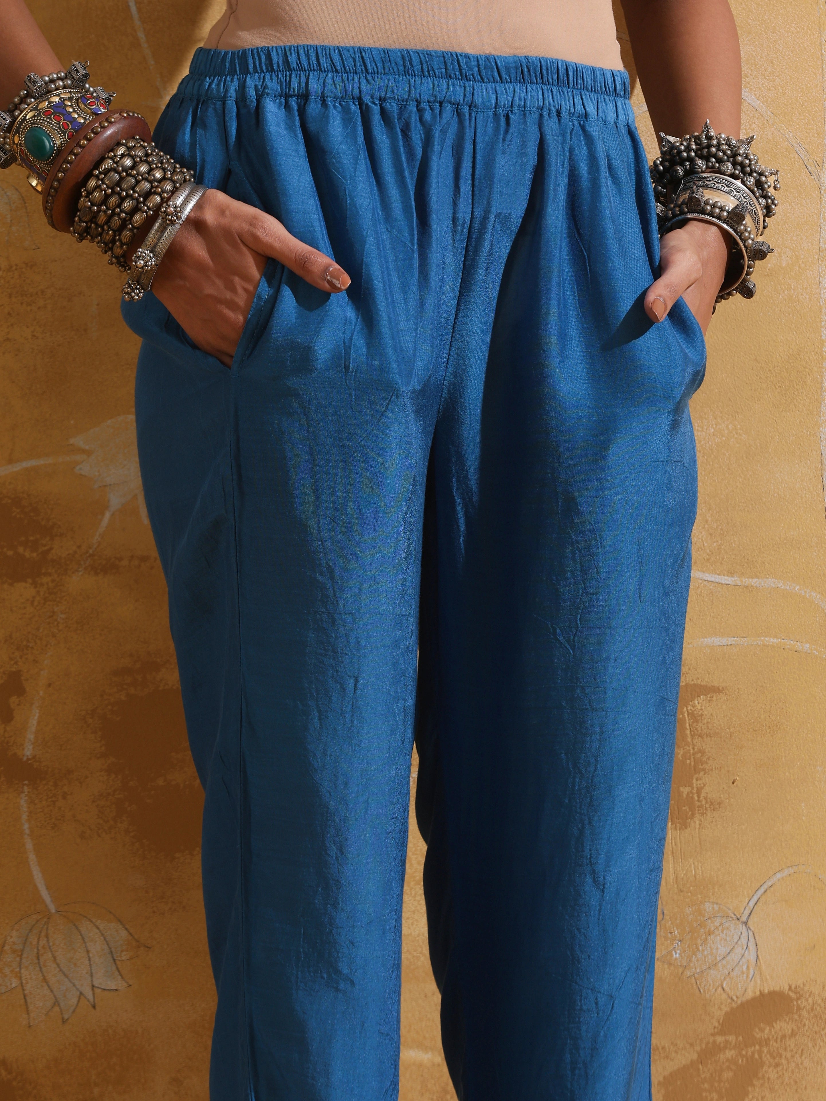trueBrowns Blue Floral Print Muslin Silk Flared Kurta Co-ord Set