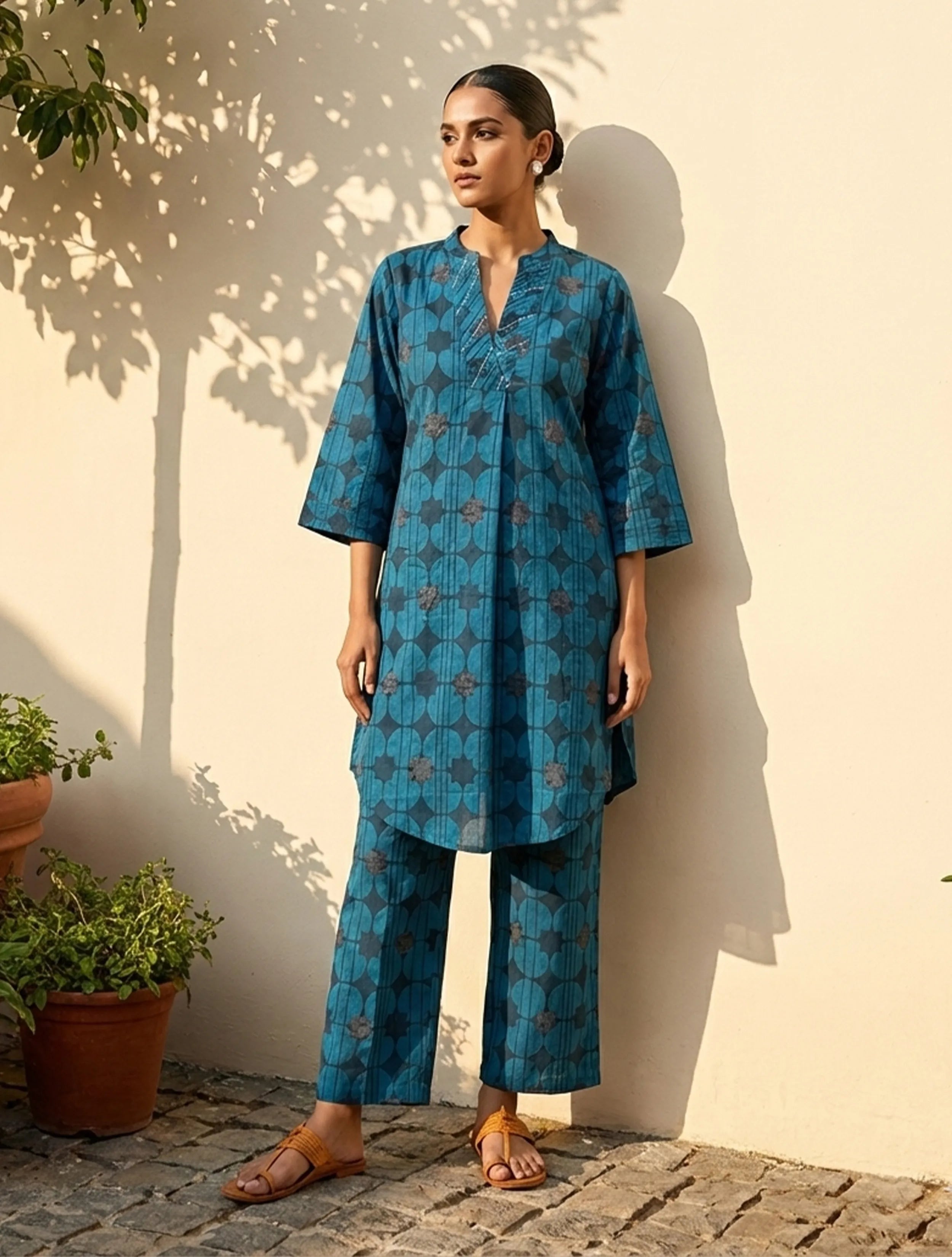 trueBrowns Blue Geometric Print Kurta Pant Set