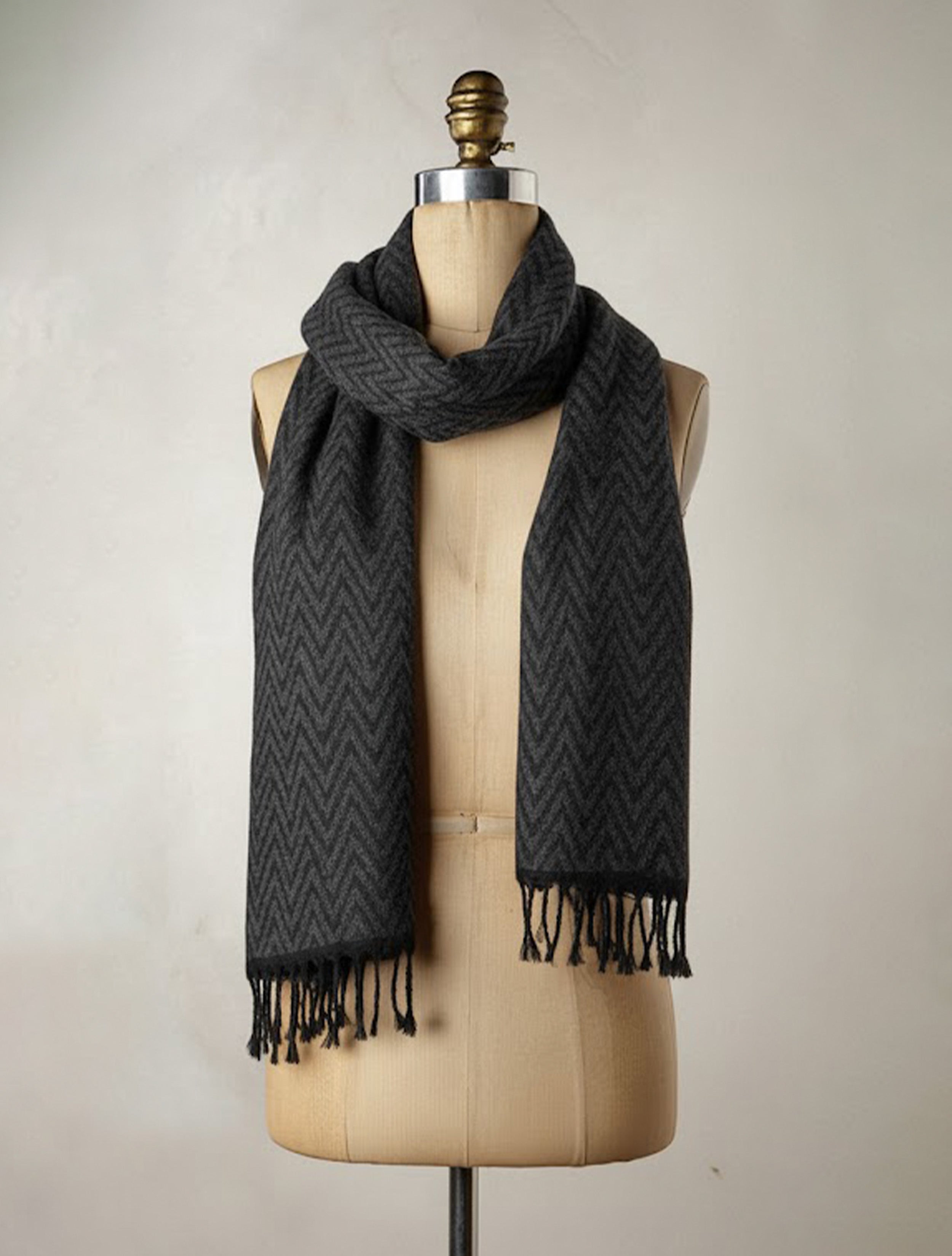 trueBrowns Grey Geometry Woollen Stole