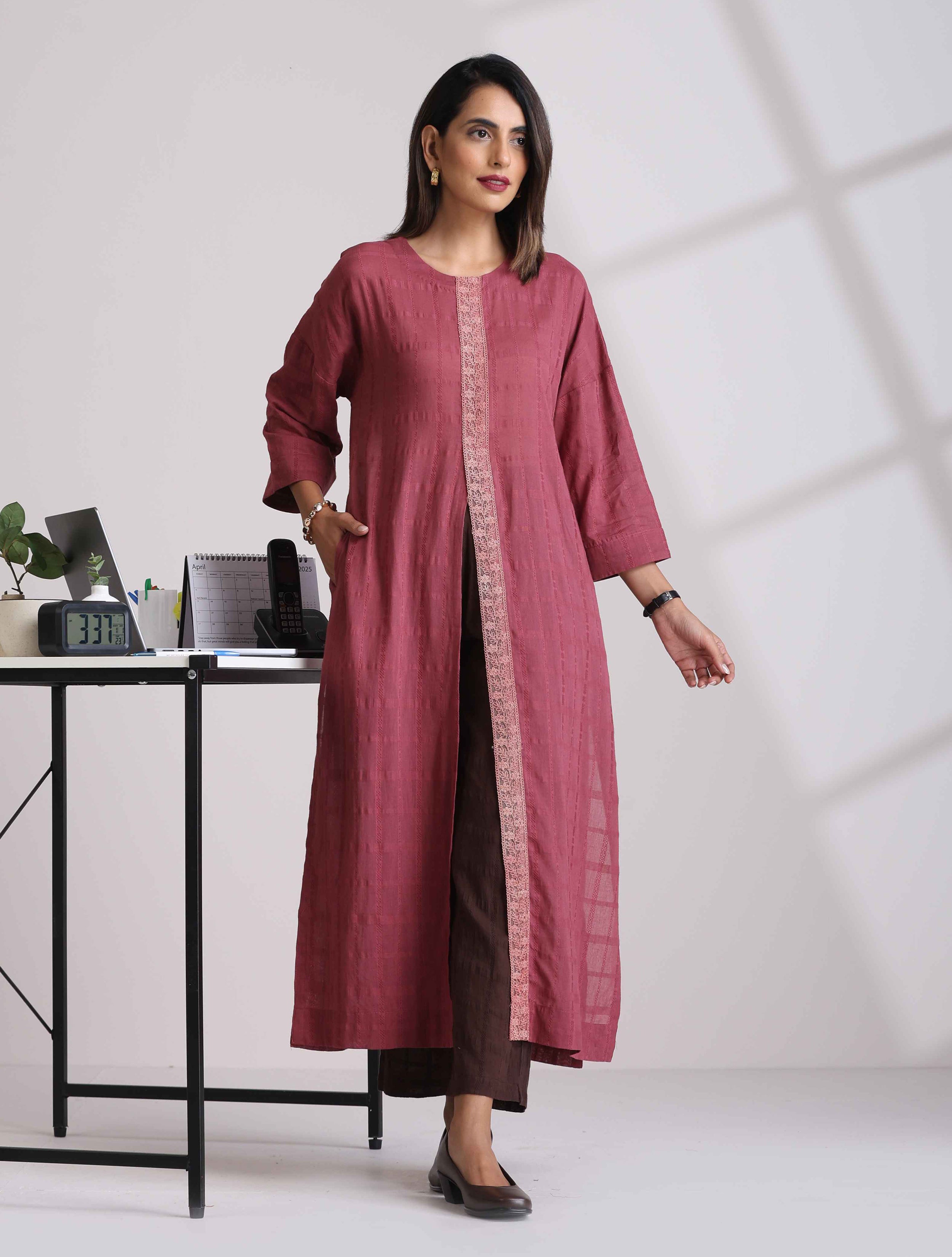 trueBrowns Mauve Cotton Dobby Front Slit Kurta Set