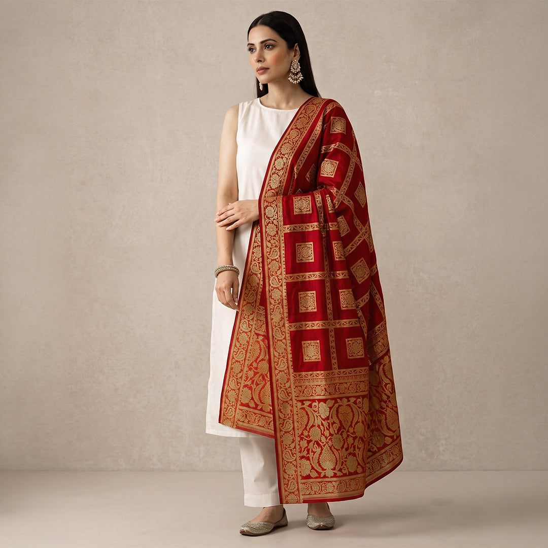 trueBrowns Red Gold Weave Banarasi Dupatta