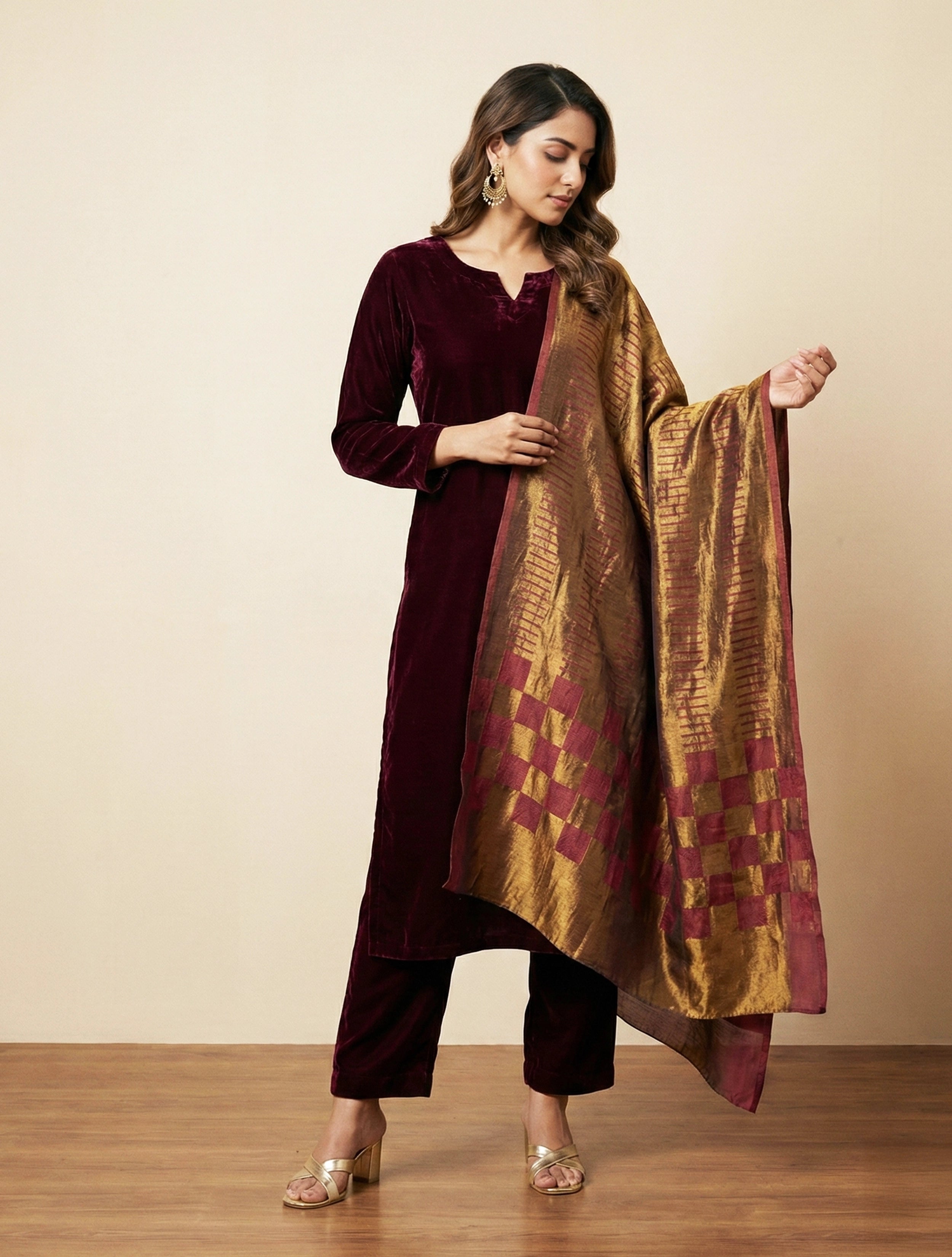 trueBrowns Maroon Golden Reversable Woollen Stole