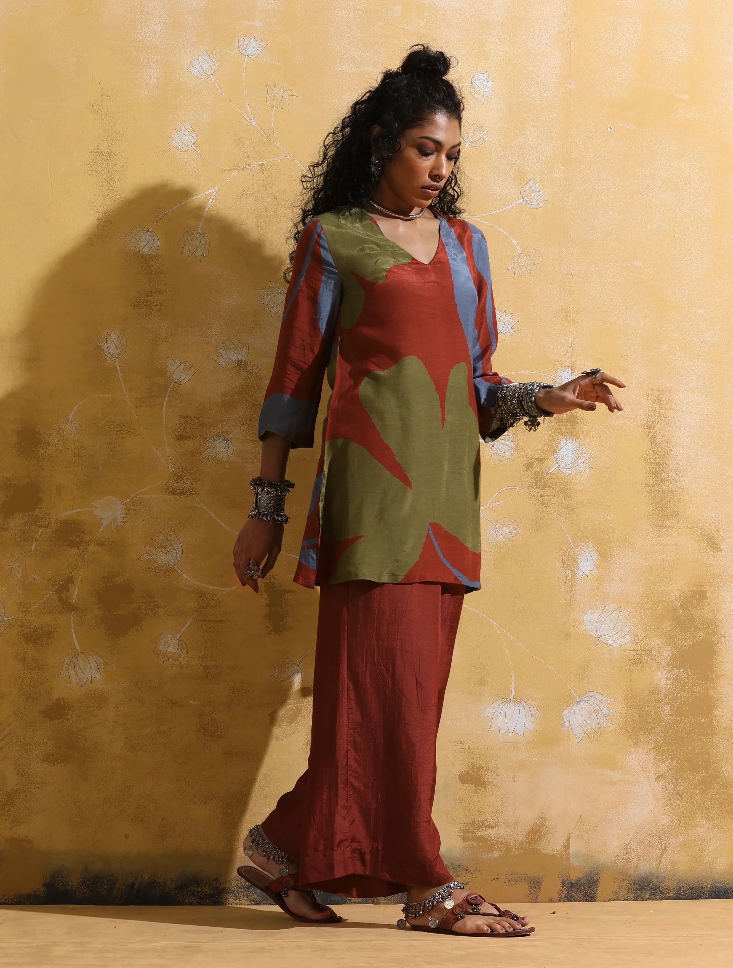 trueBrowns Rust Red Green Floral Print Muslin Silk Co-ord Set with Flared Pants