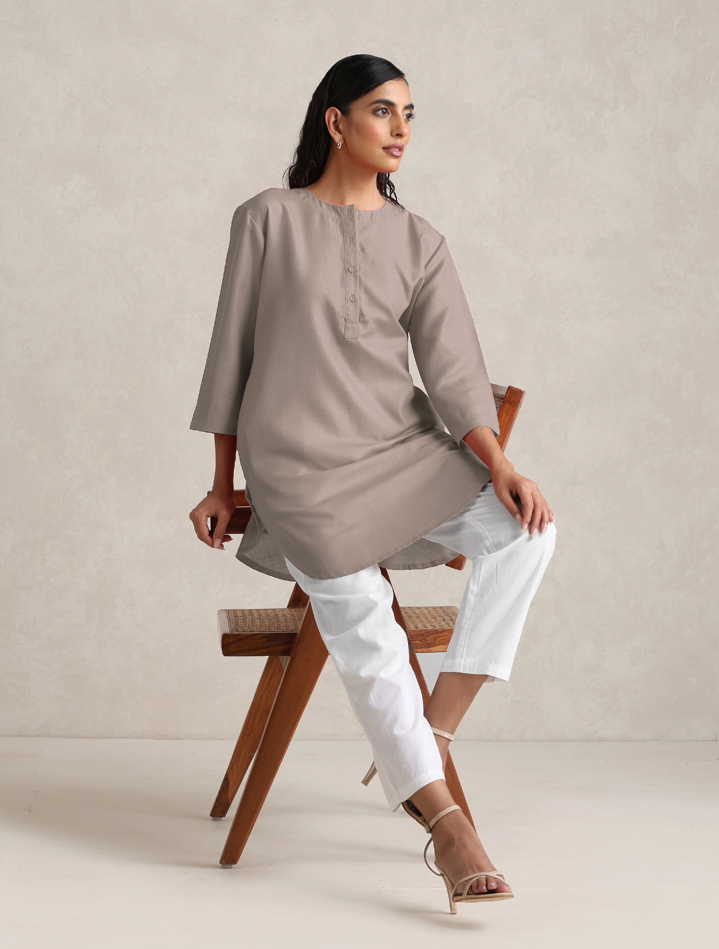 trueBrowns Light Grey Cotton Blend Short Kurta