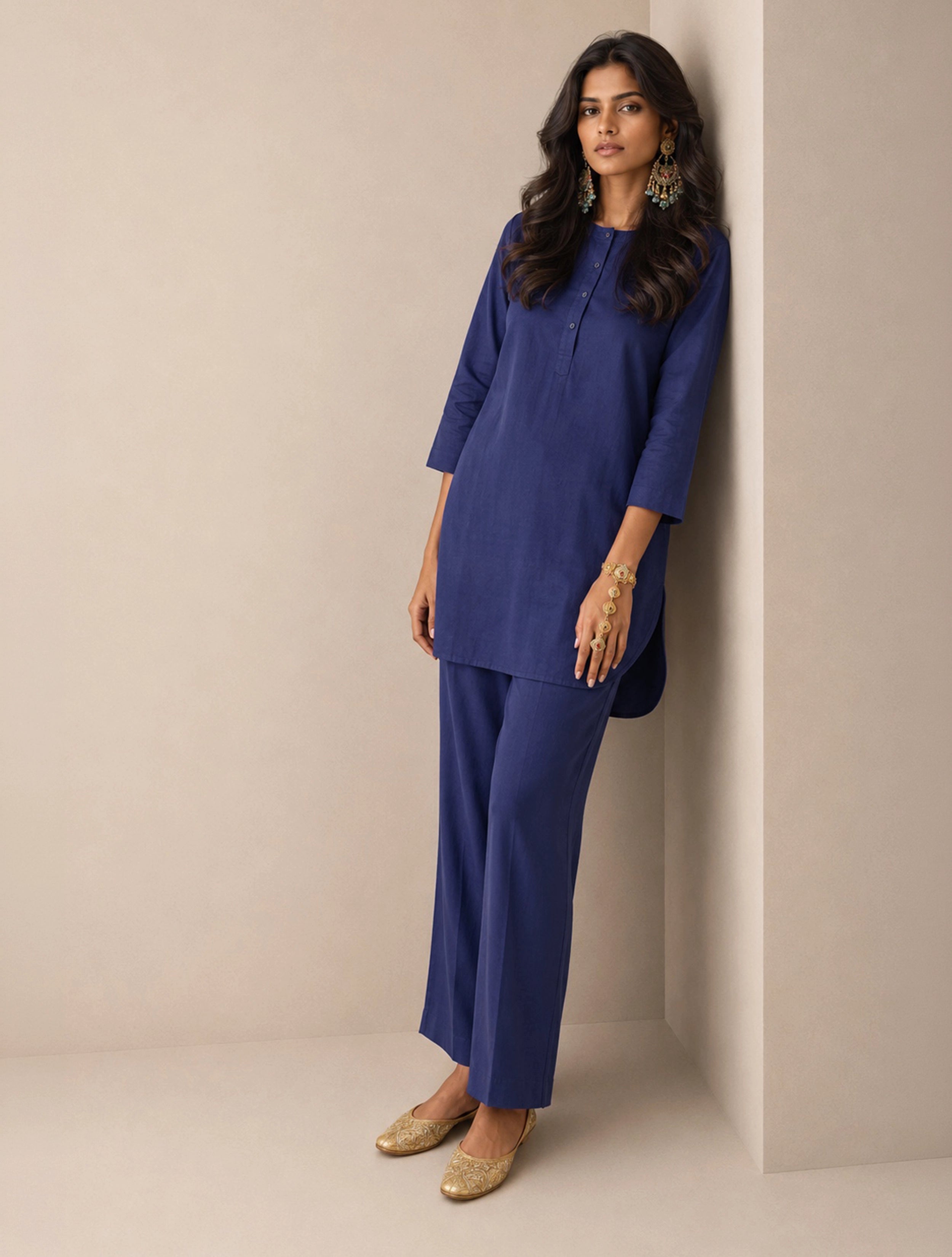 trueBrowns Blue Solid Viscose Round Neck Co-Ord Set