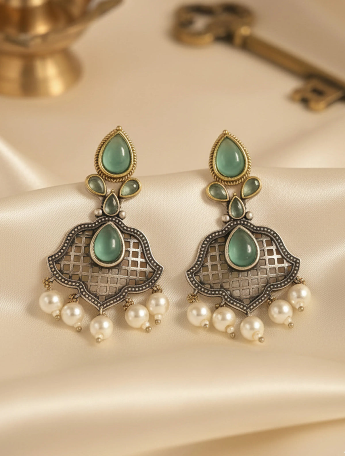 trueBrowns Emerald Pearl Earrings