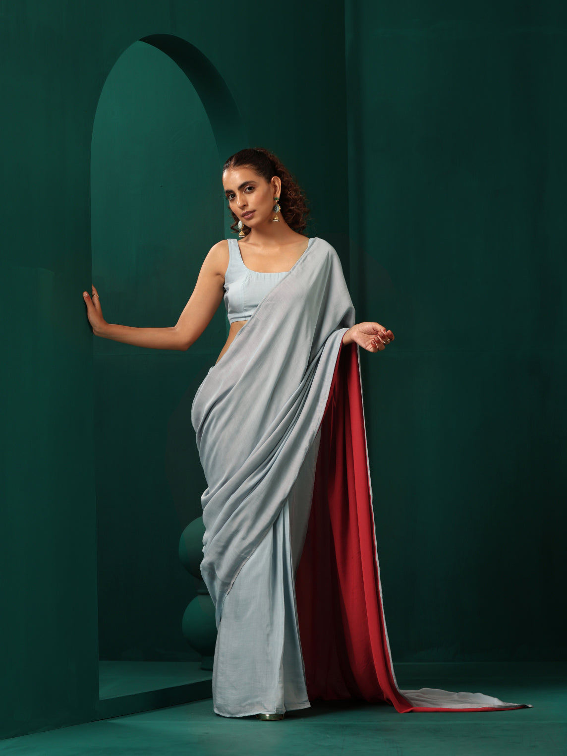 trueBrowns Powder Blue Muslin Silk Saree With Unstitched Blouse