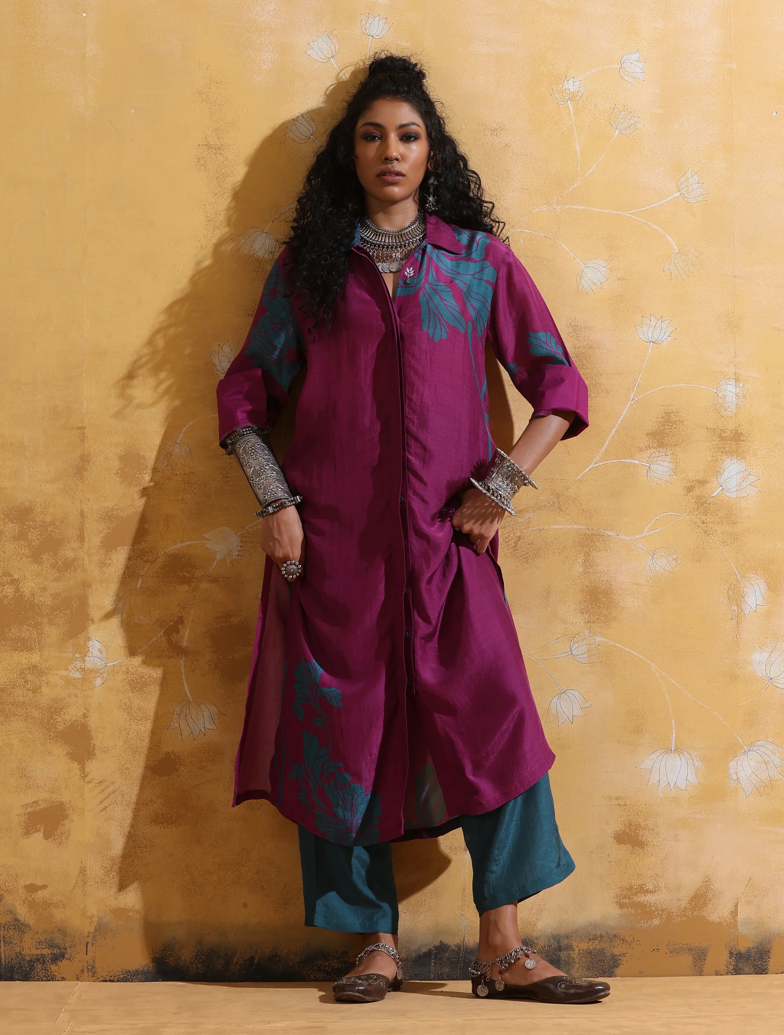 trueBrowns Purple Teal Floral Print Muslin Silk Straight Kurta Set