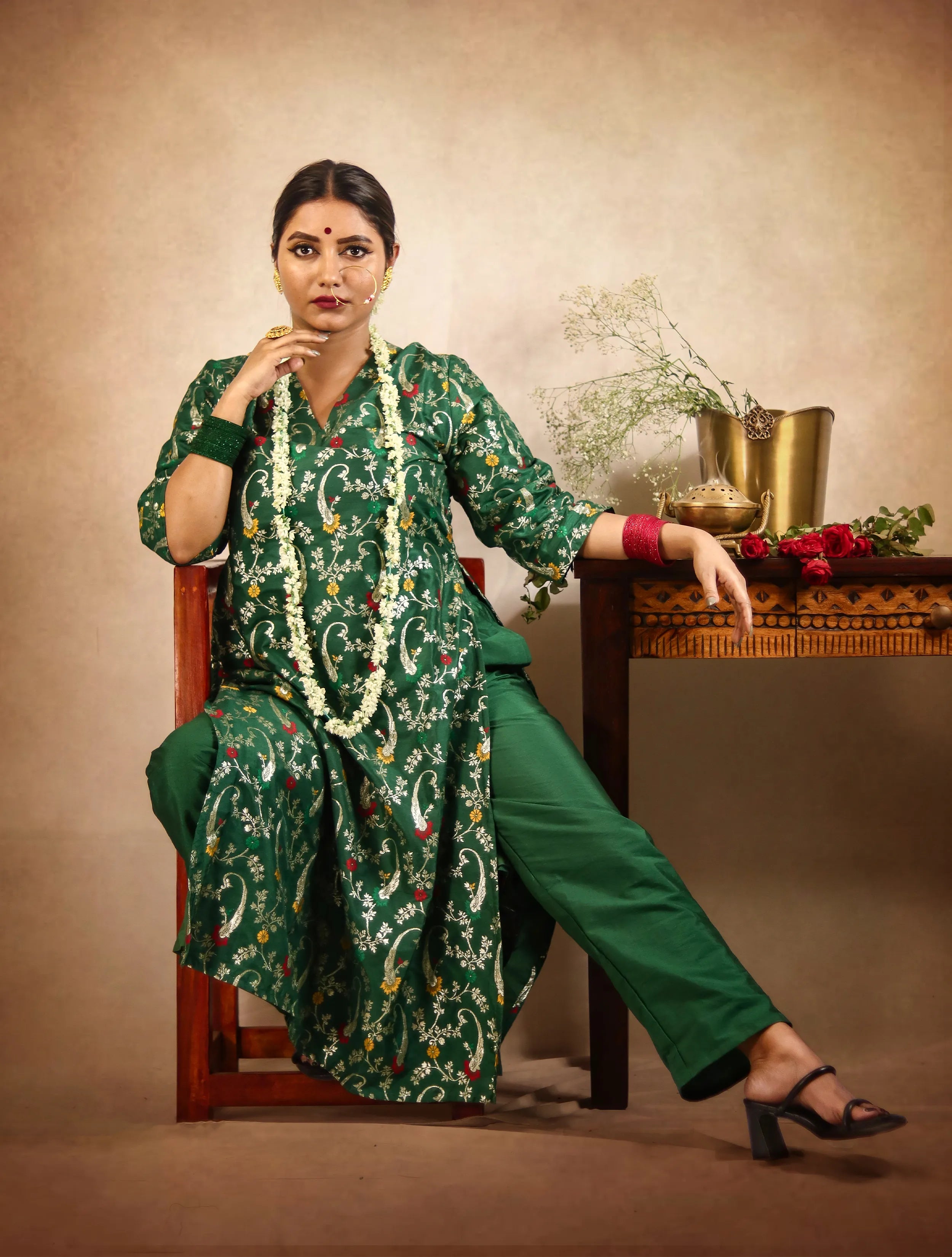 trueBrowns Green Brocade Straight High-Slit Kurta Set