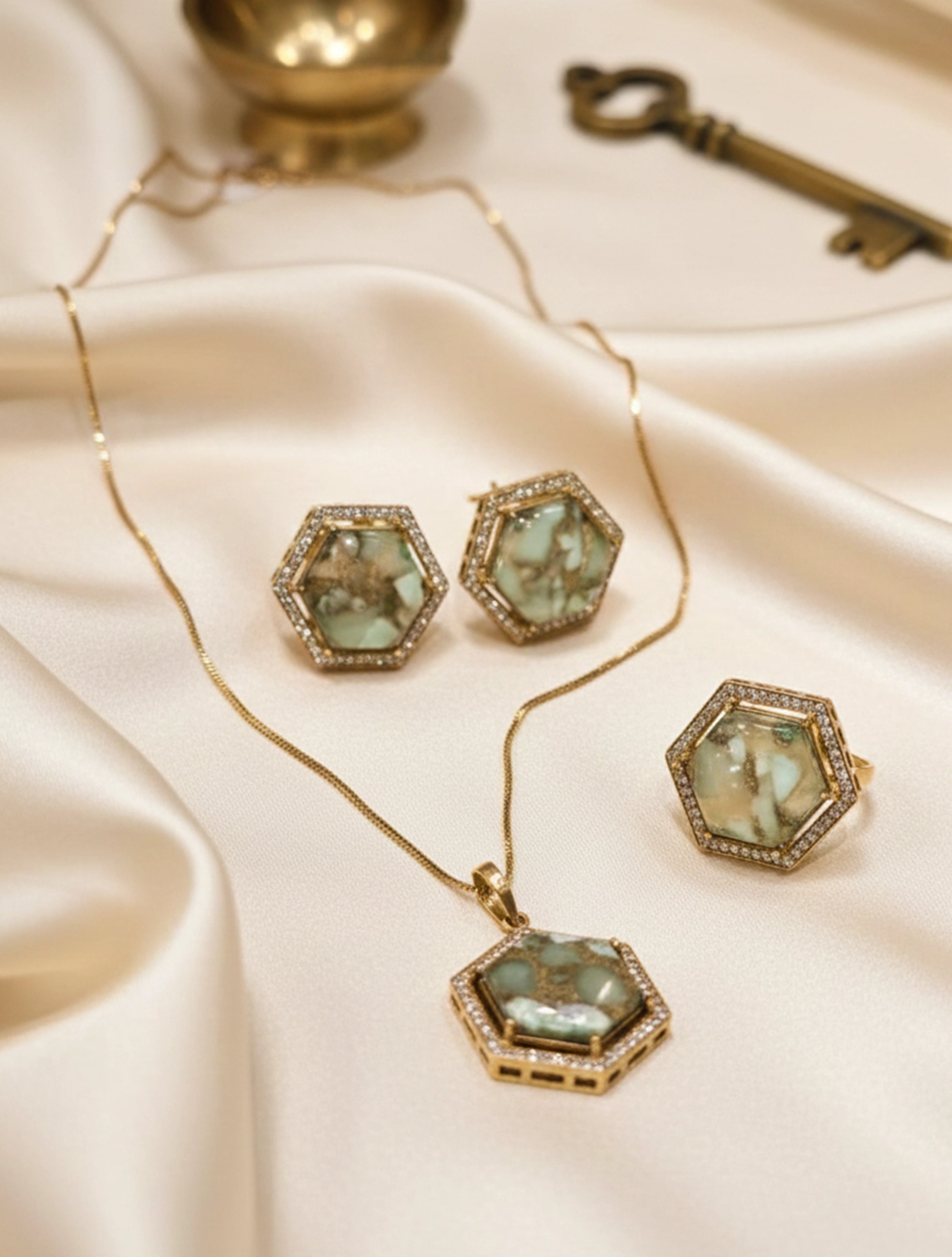 trueBrowns Mint Green Hexa Pendant Set