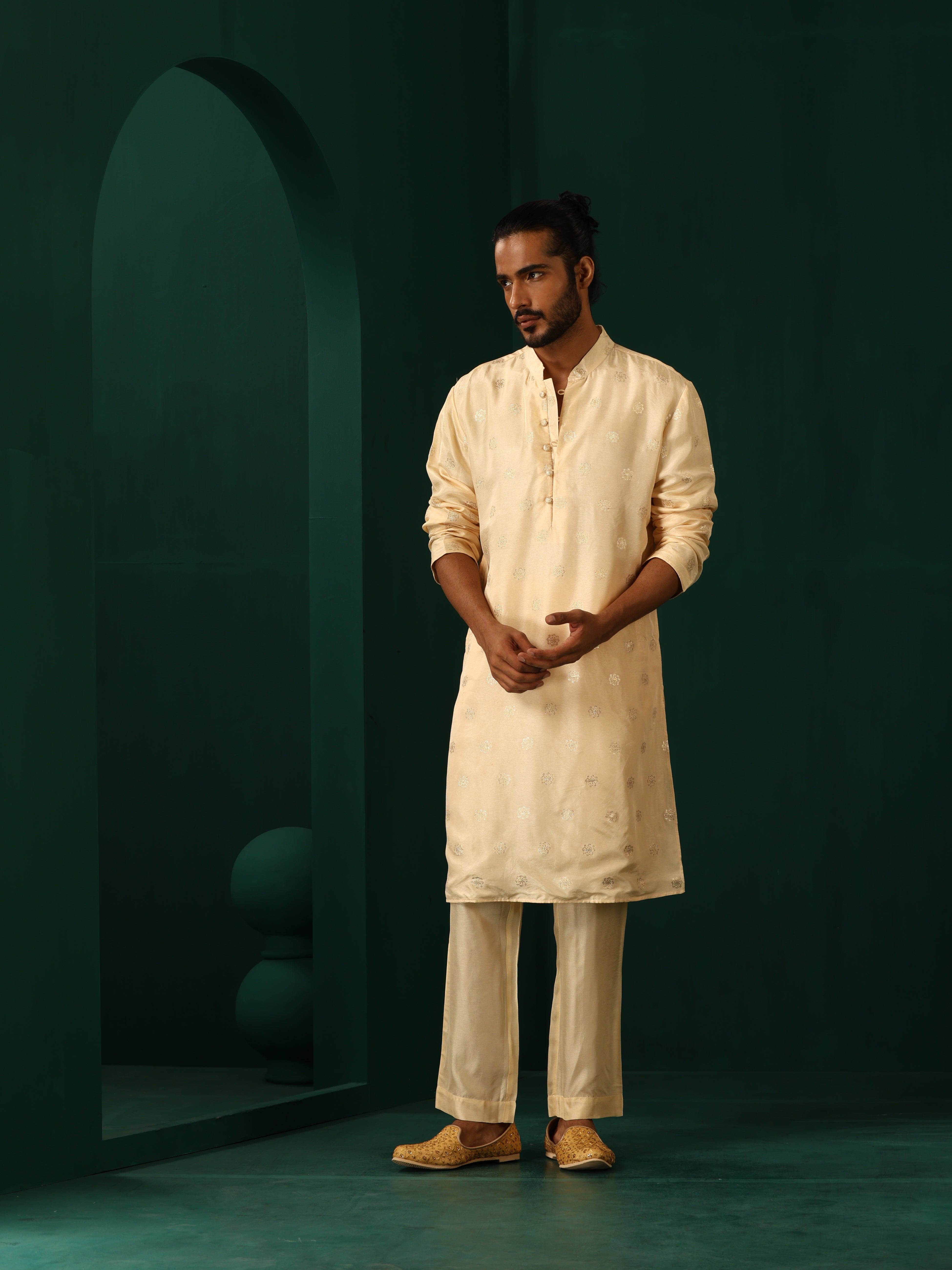 trueBrowns Men Ivory Geometric Floral Viscose Silk Long Kurta