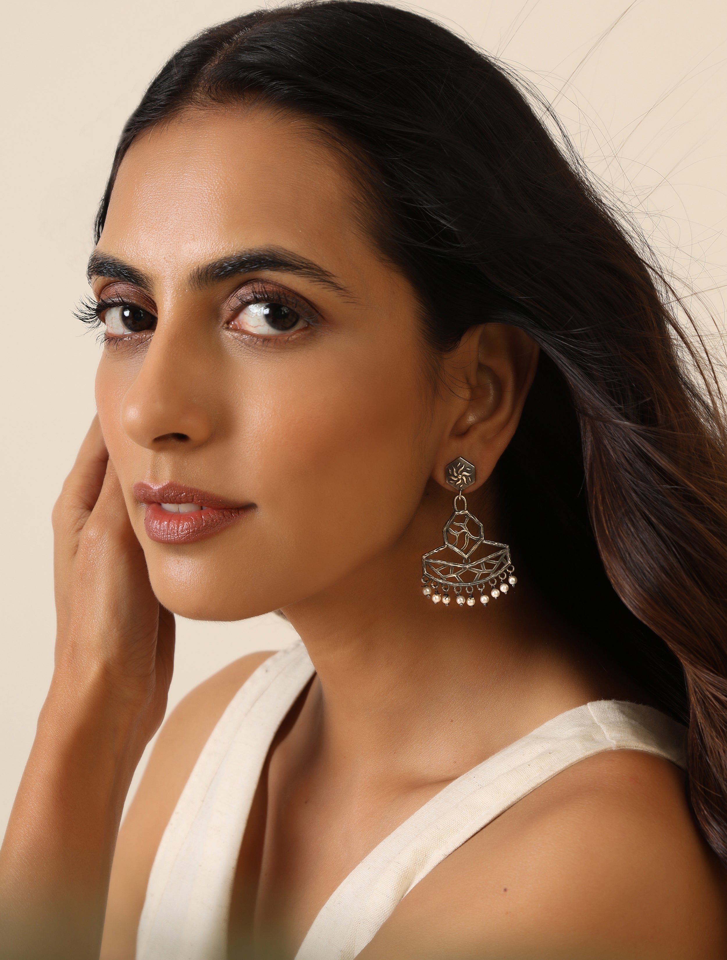 trueBrowns Silver Jaali Earrings