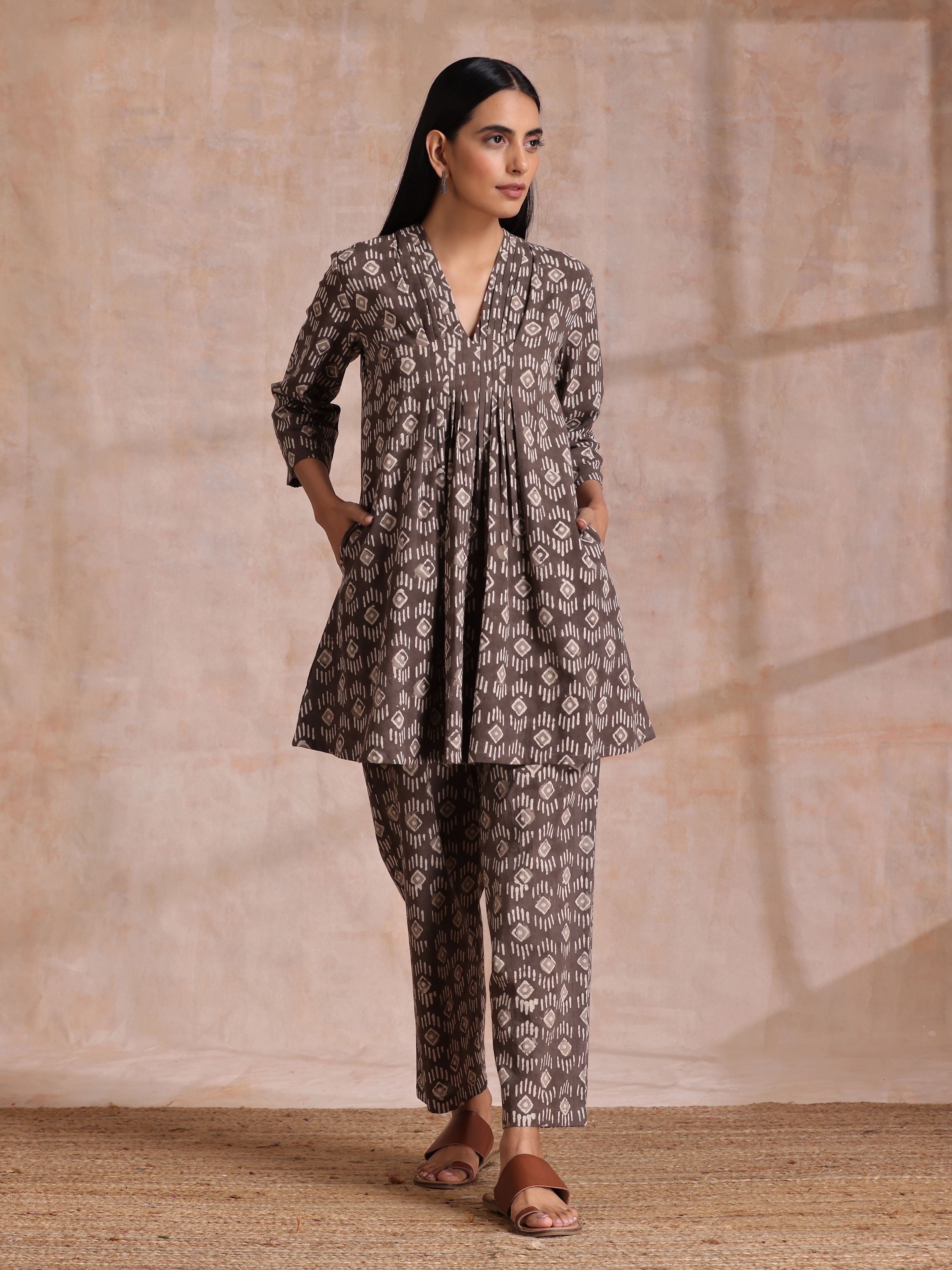 Clay Dabu Geometric Print Cotton Pleated Co-Ord Set