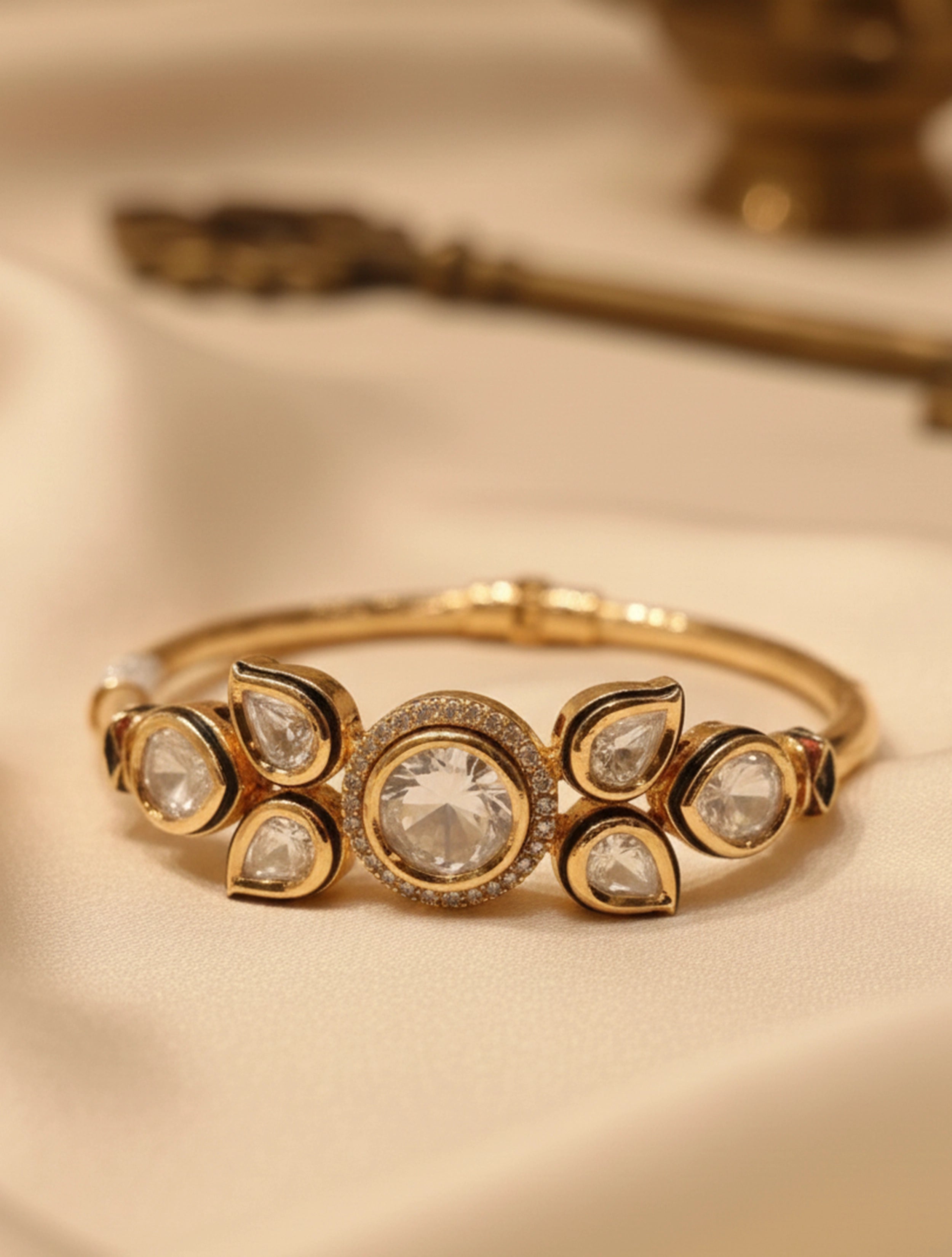 trueBrowns White Detail Kundan Bracelet