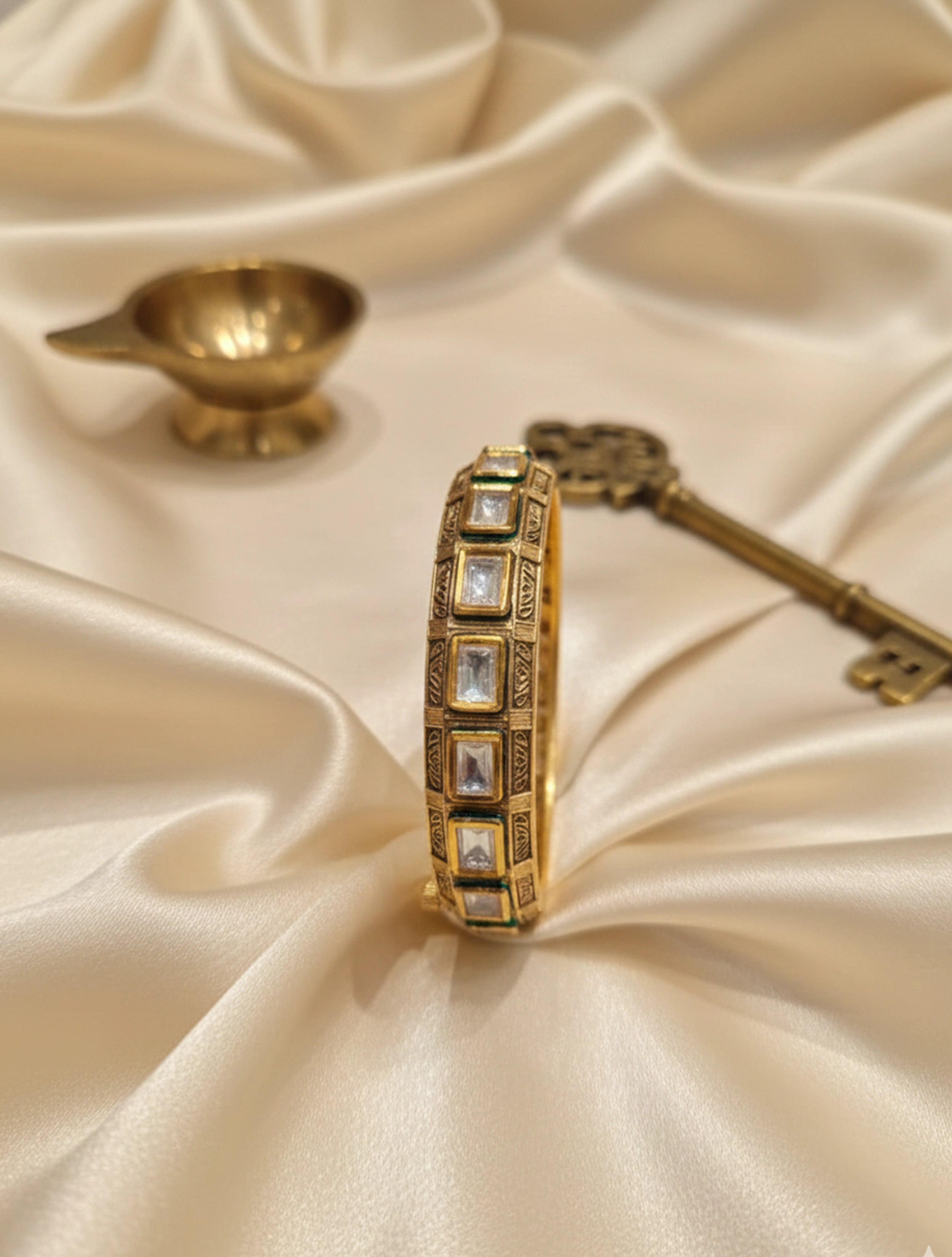 trueBrowns White Kundan Bangels Set of 2
