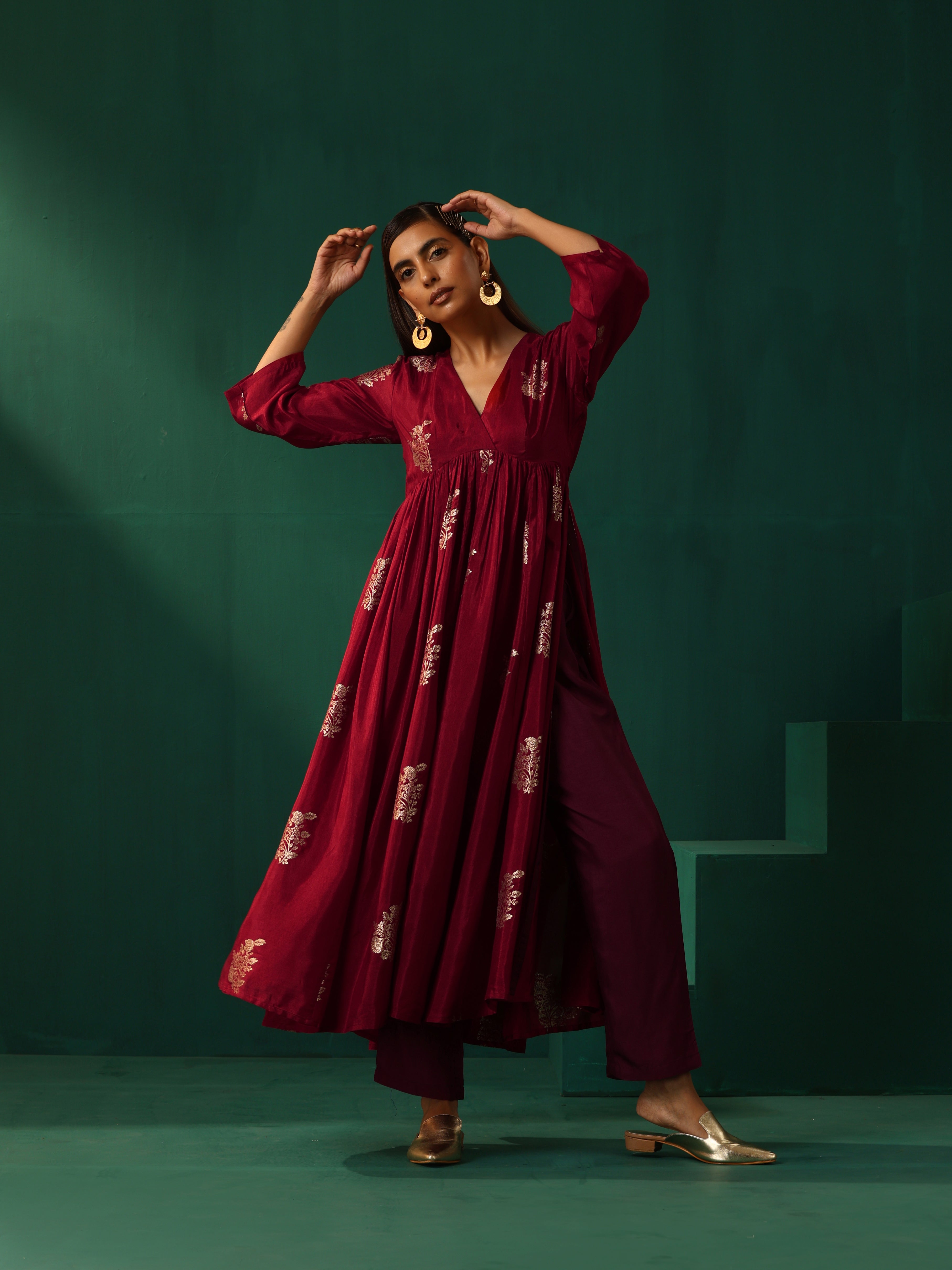 trueBrowns Maroon Floral Viscose Silk Kurta Pant Set