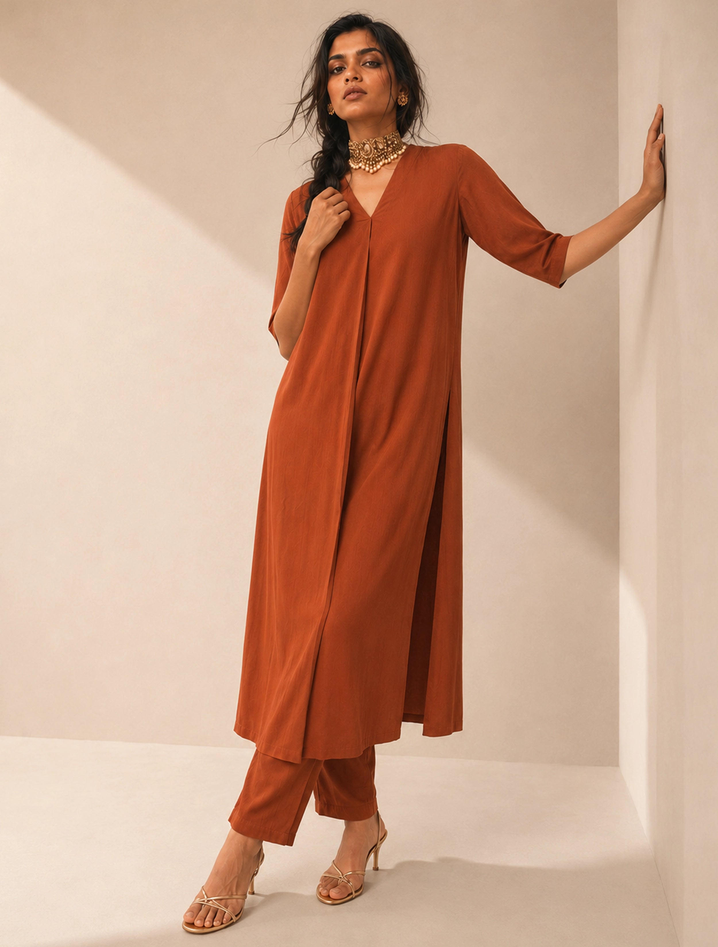 trueBrowns Rust Solid Viscose High-Slit Kurta Set