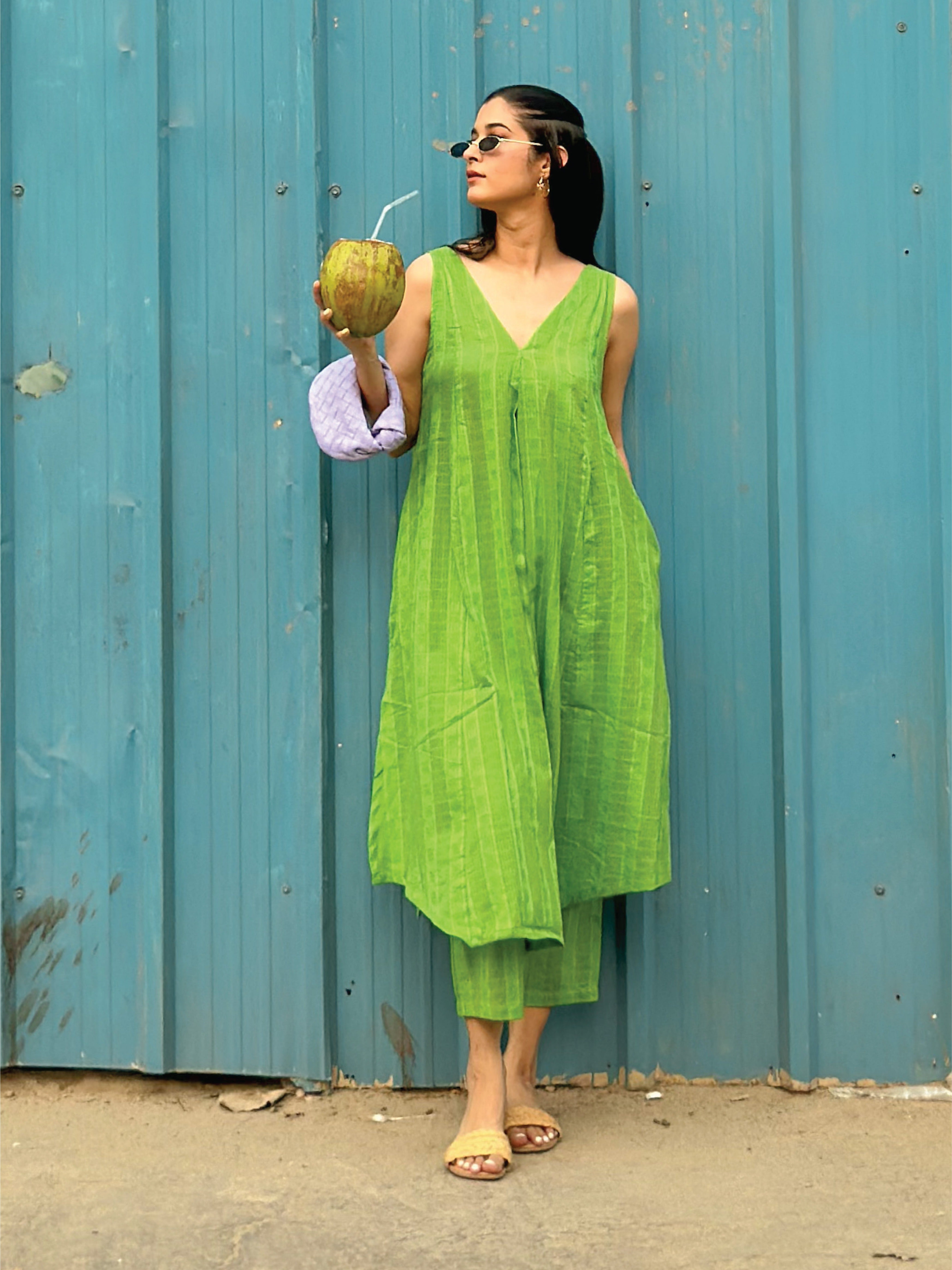 trueBrowns Green Cotton Dobby Sleeveless Kurta Pant Set