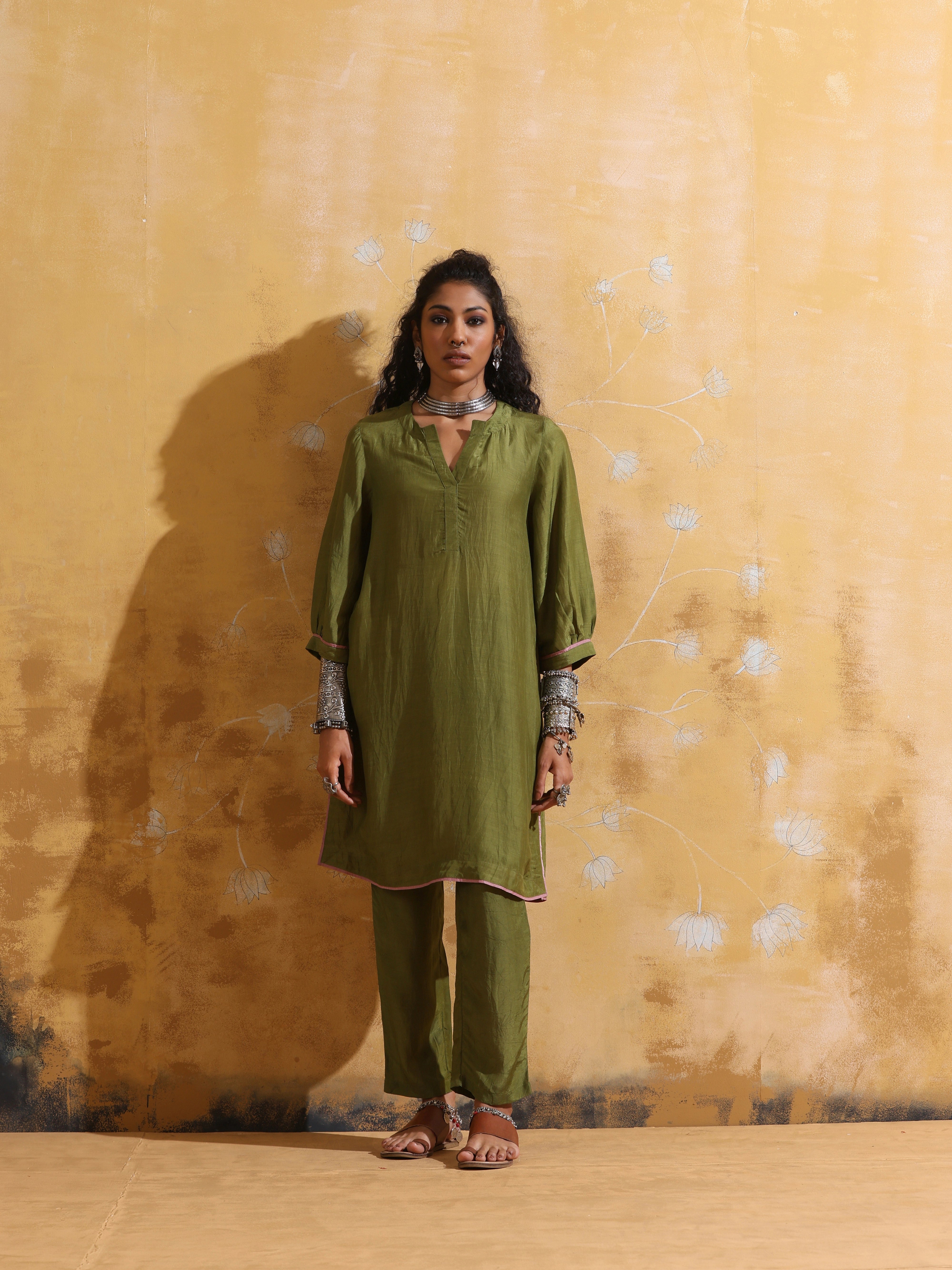 trueBrowns Green Muslin Silk Relaxed Kurta Co-ord Set
