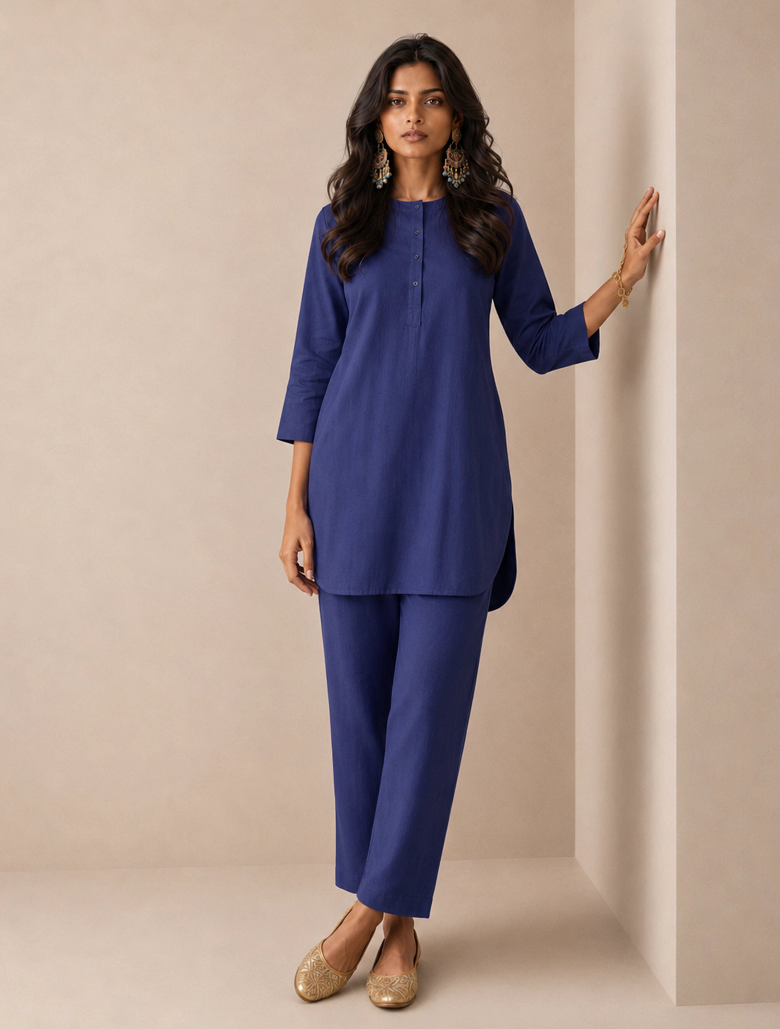 trueBrowns Blue Solid Viscose Round Neck Co-Ord Set