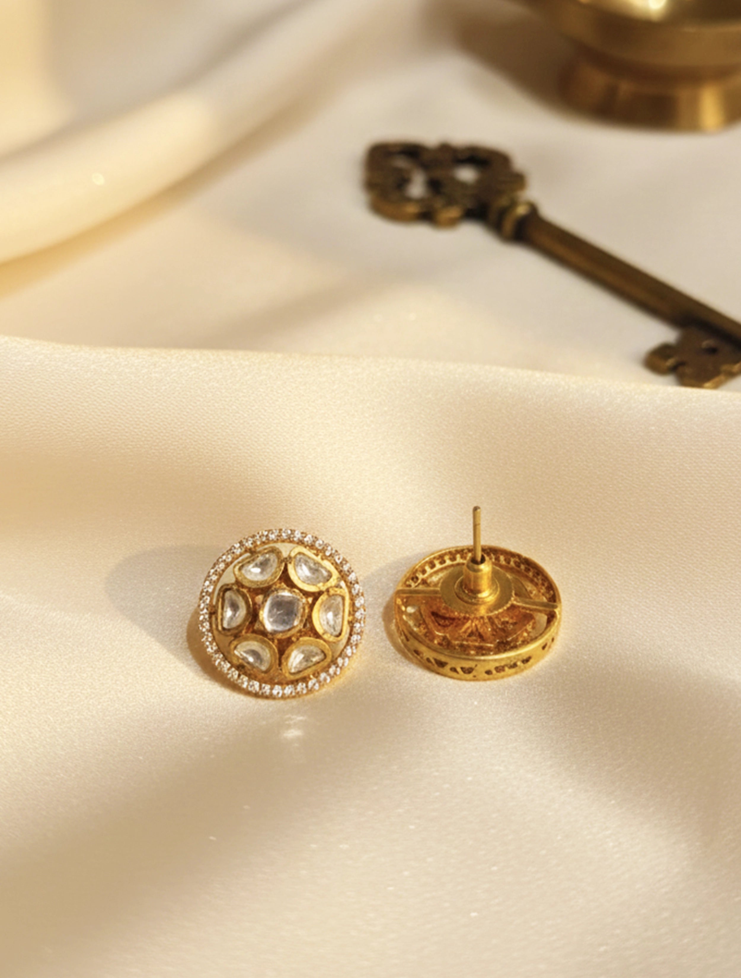 trueBrowns White Stone Studs