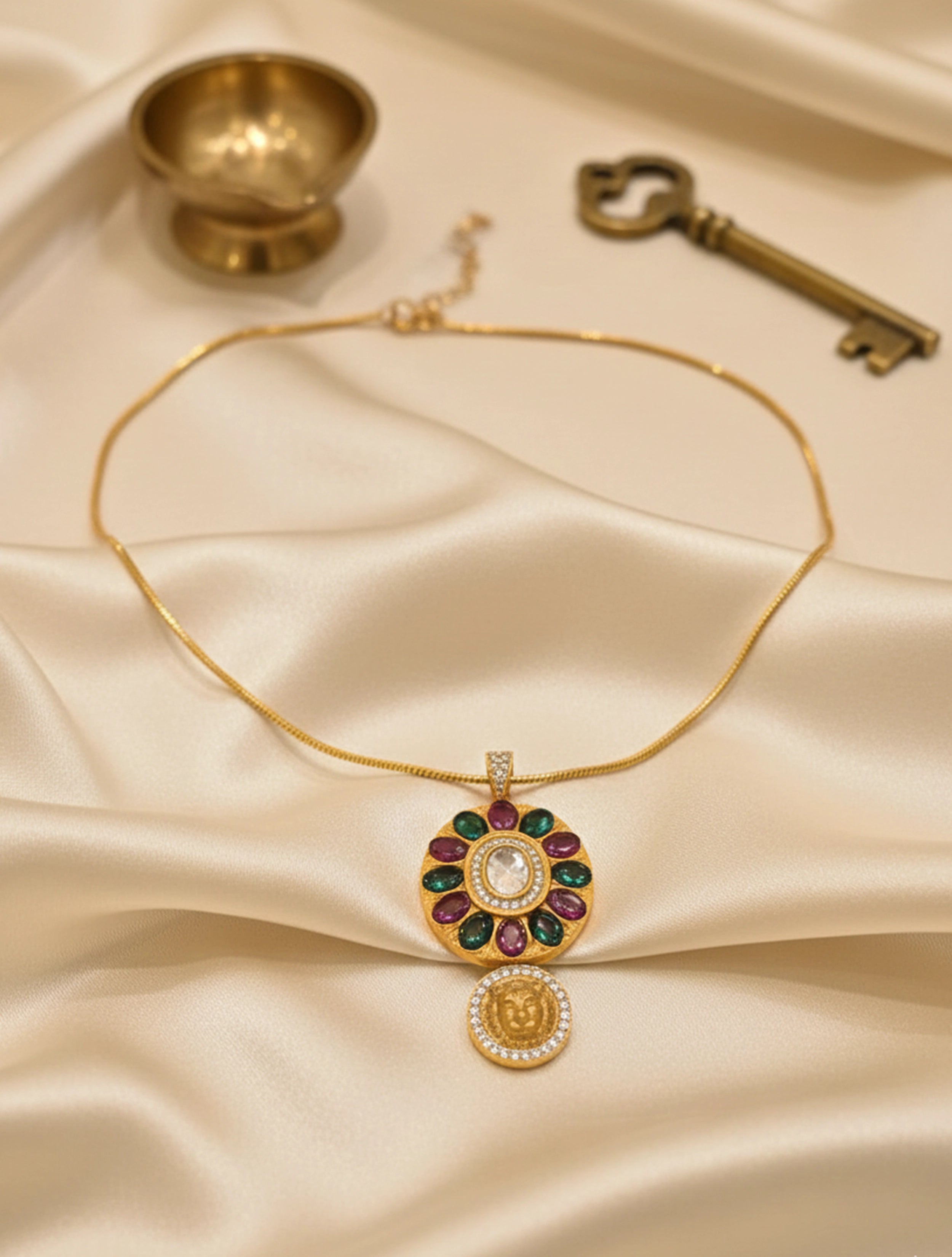 trueBrowns Royal Radiance Pendant Set