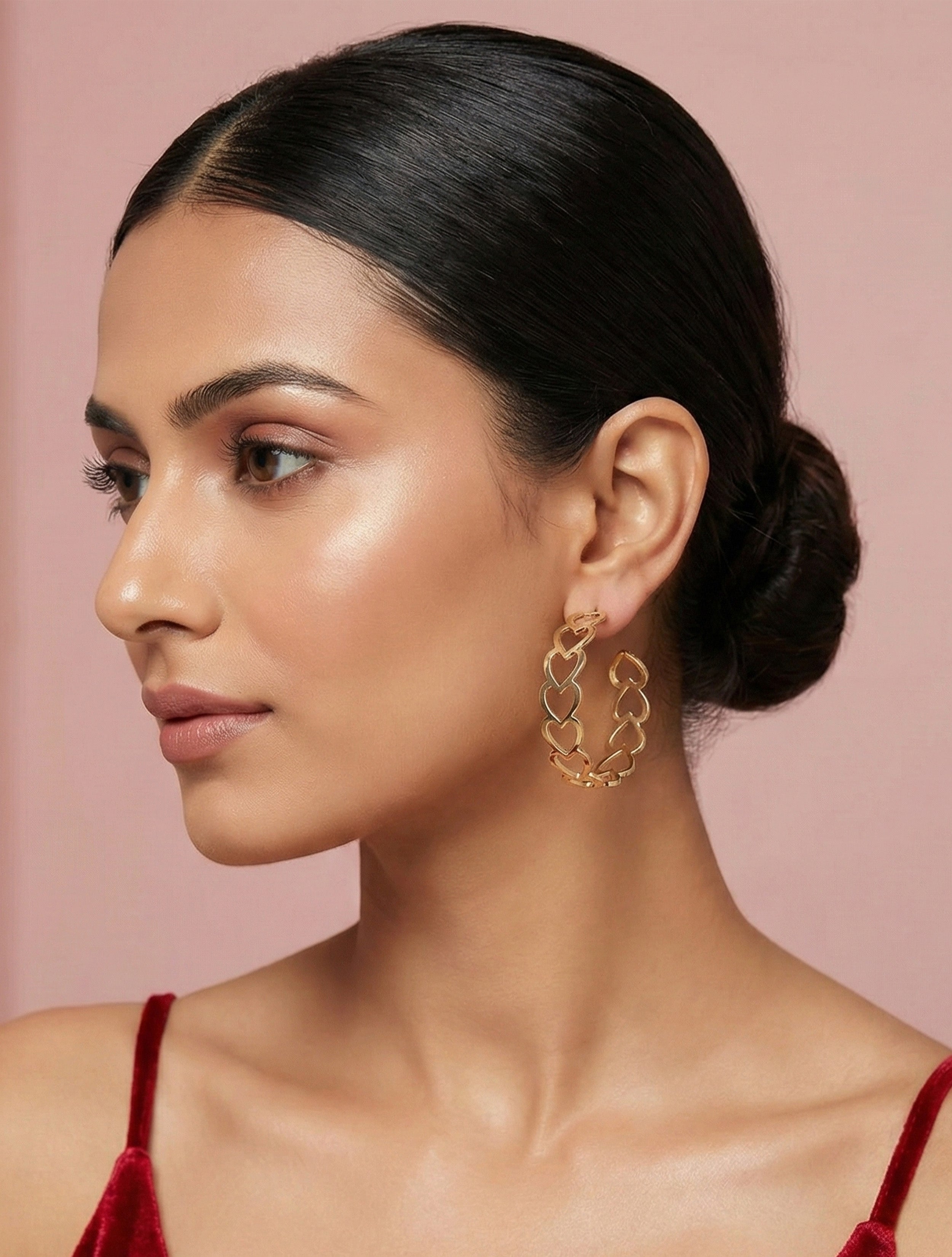 trueBrowns Gold Linked Heart Hoop Earrings