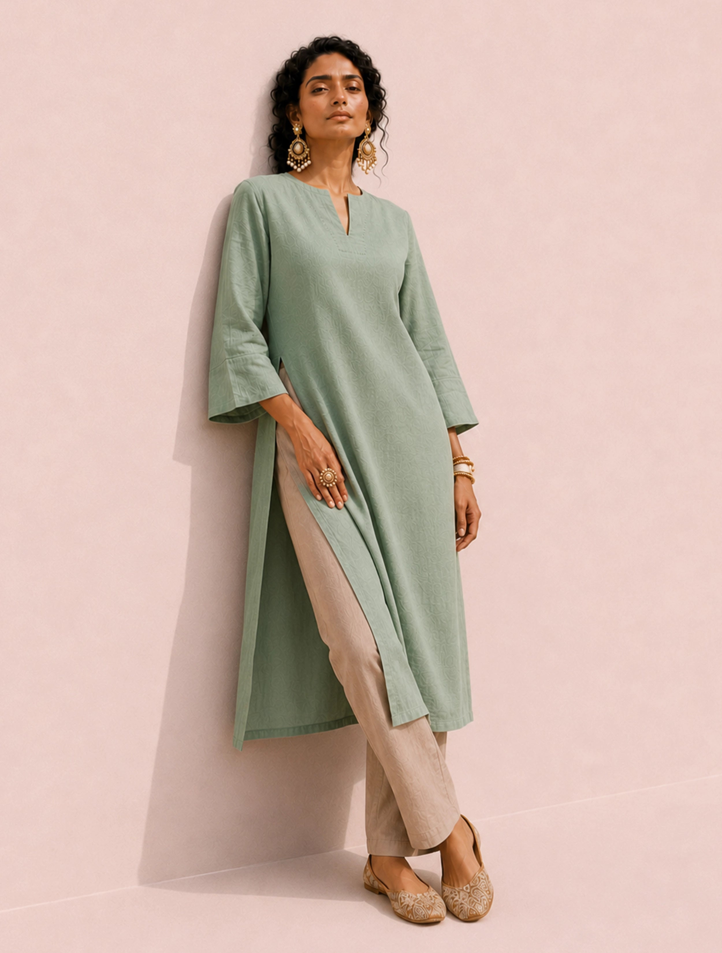 trueBrowns Green Solid Viscose High-Slit Kurta Set