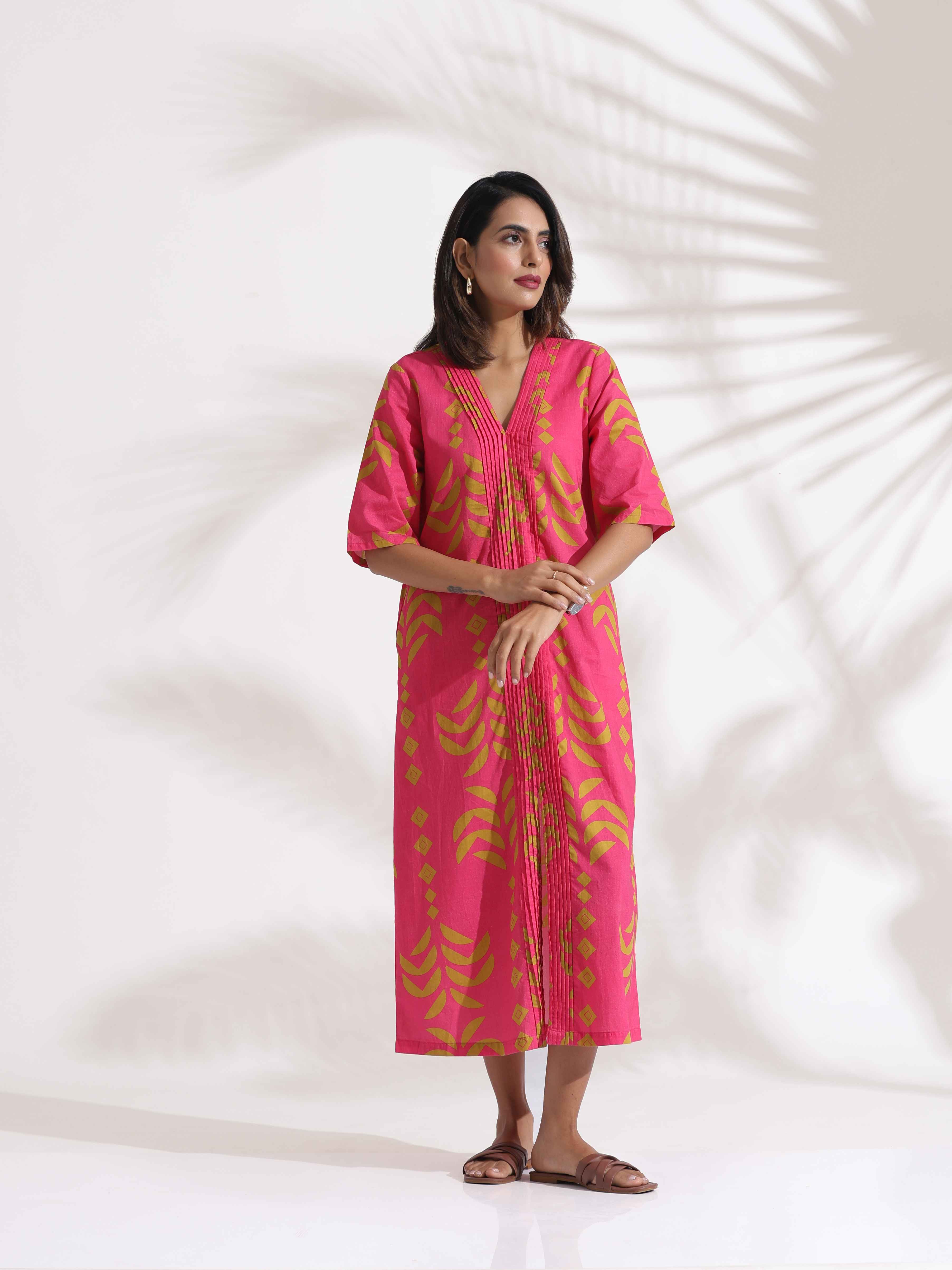 trueBrowns Pink Cotton Print pleated Dress