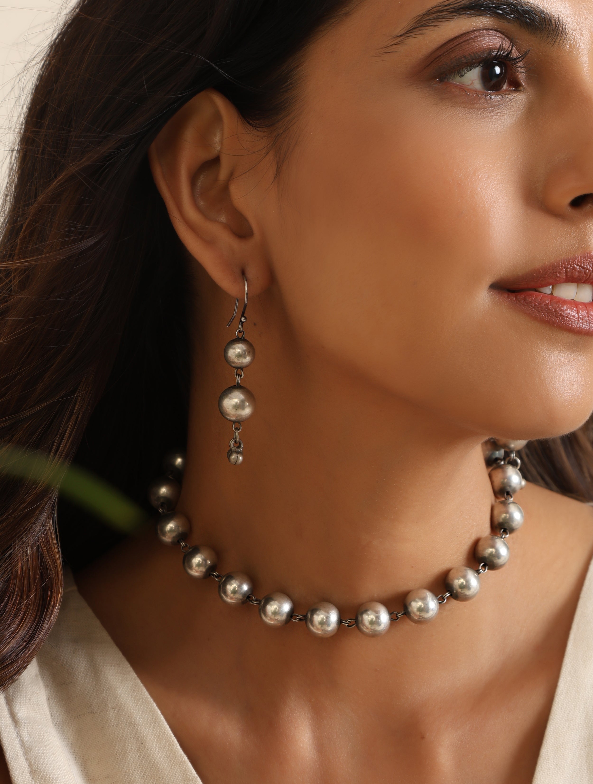 trueBrowns Silver String of Beads Choker Set