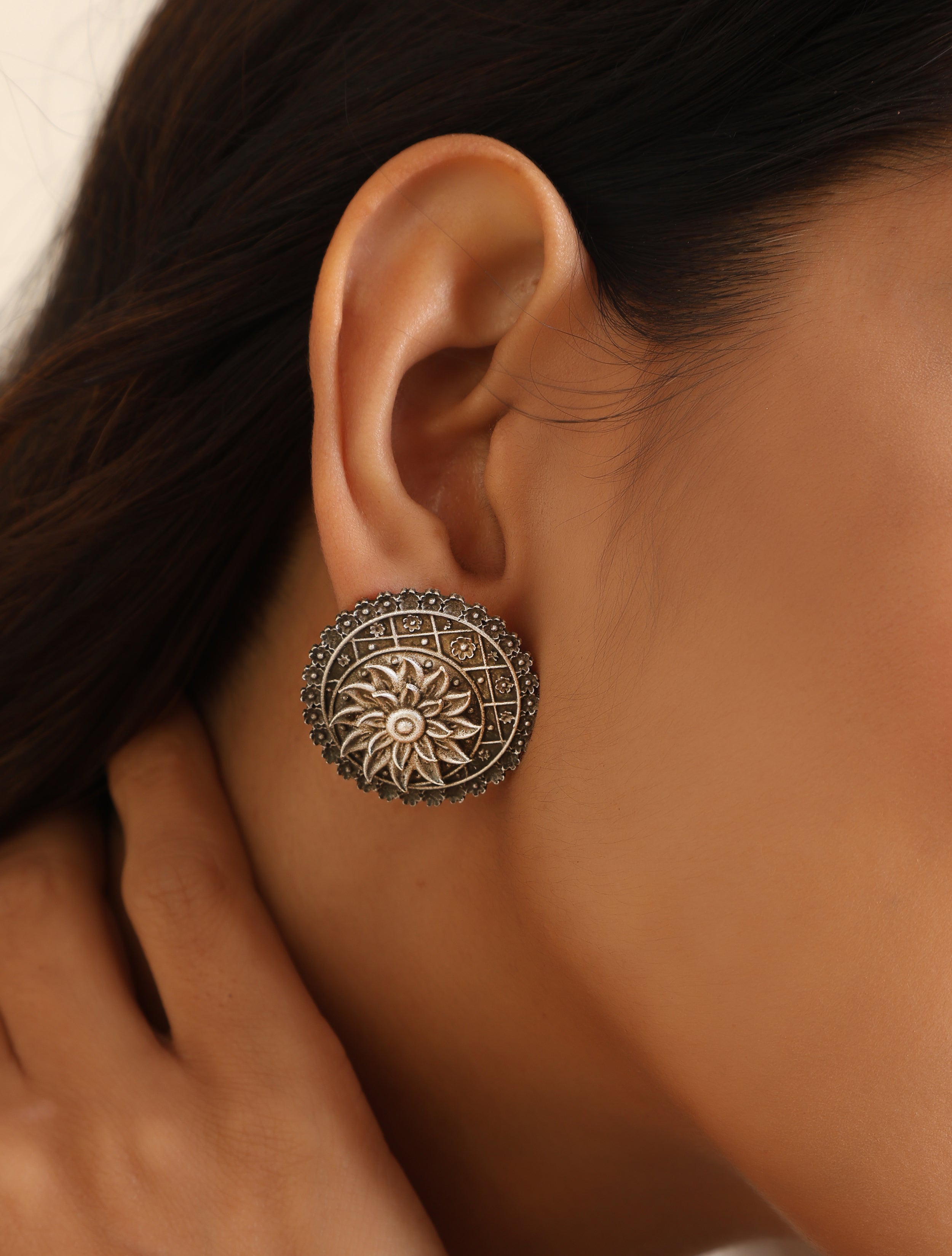 trueBrowns Silver Circular Floral Earrings