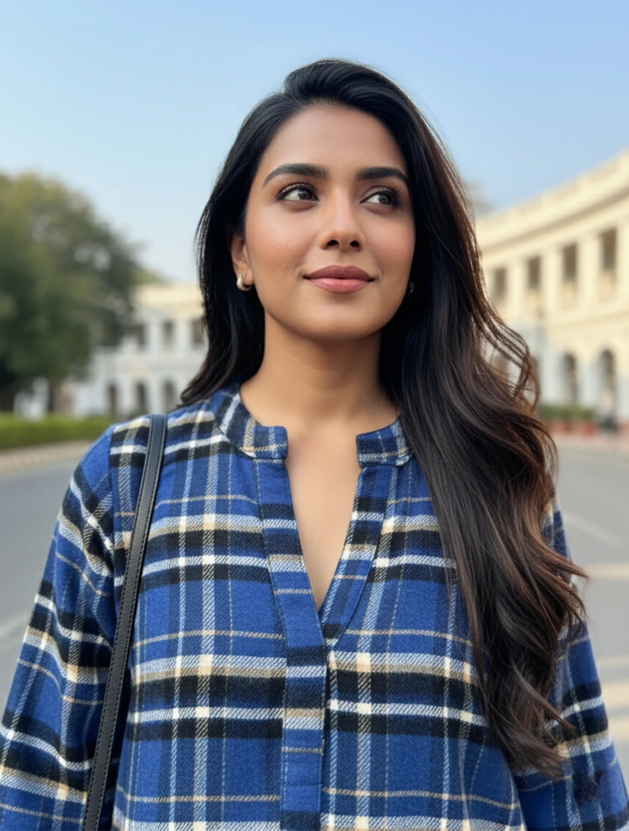 trueBrowns Blue Check Round V-Neck Woollen Top