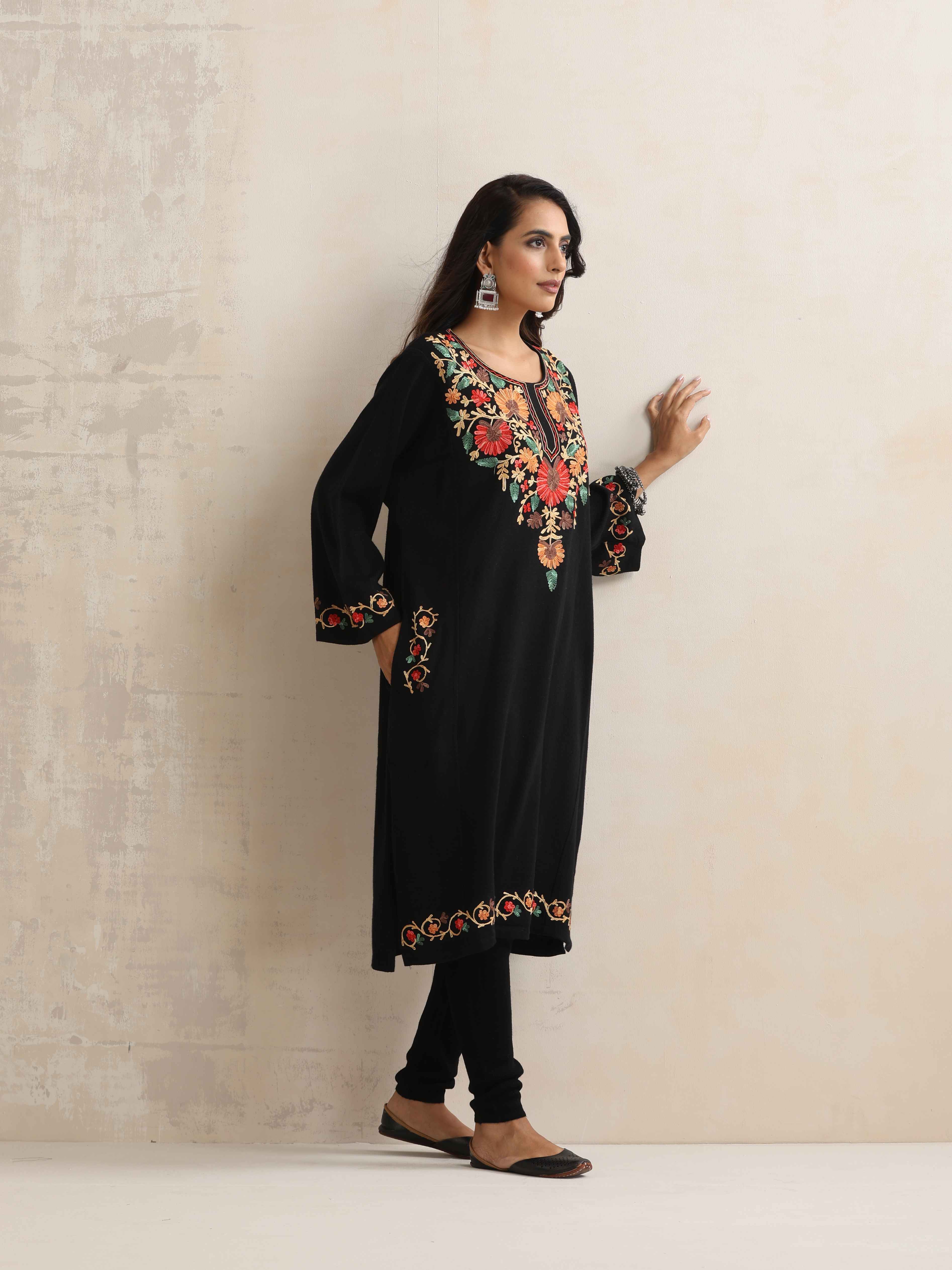 trueBrowns Black Kashmiri Floral Embroidered Woollen Phiran Kurta