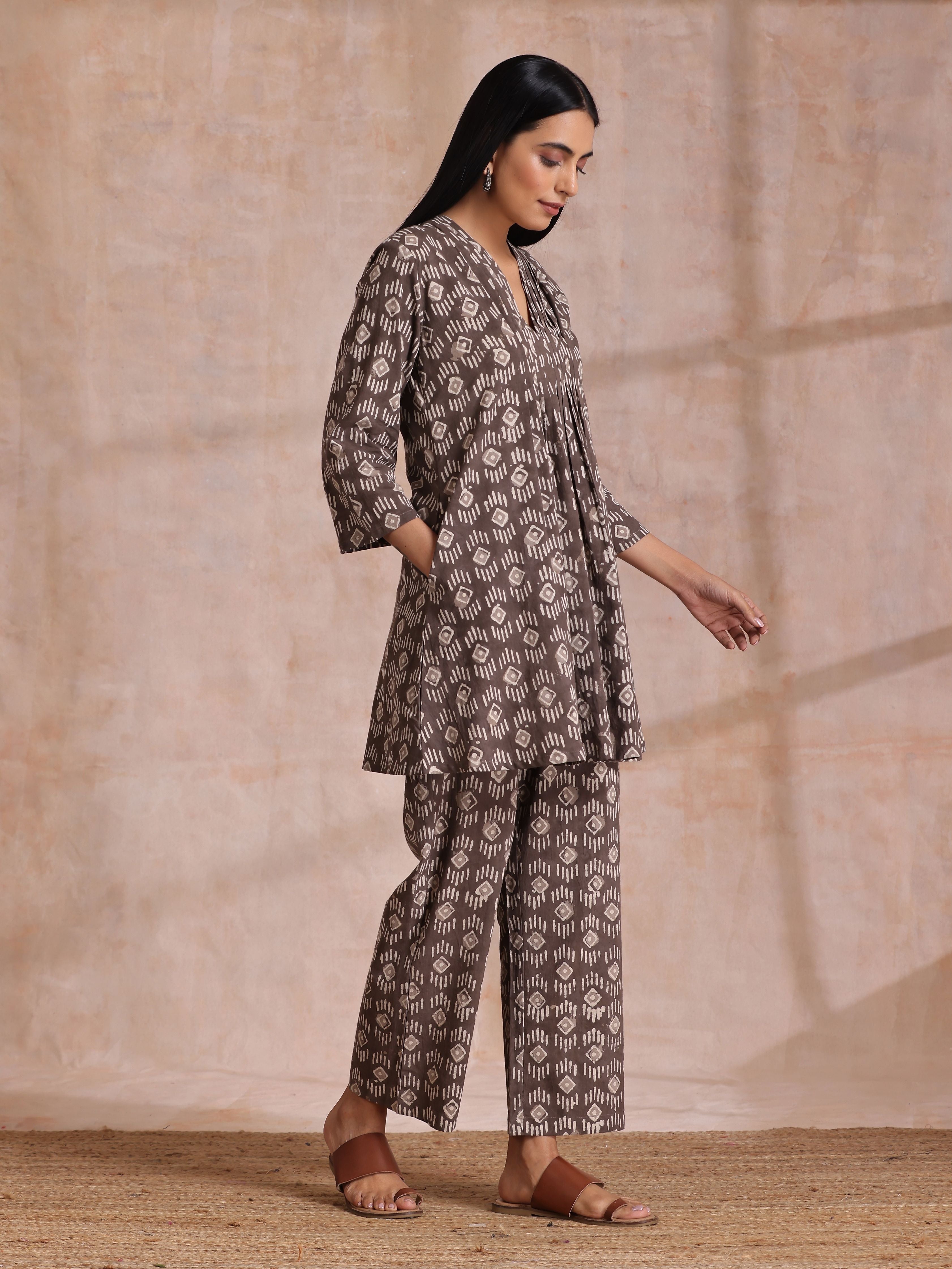 Clay Dabu Geometric Print Cotton Pleated Co-Ord Set