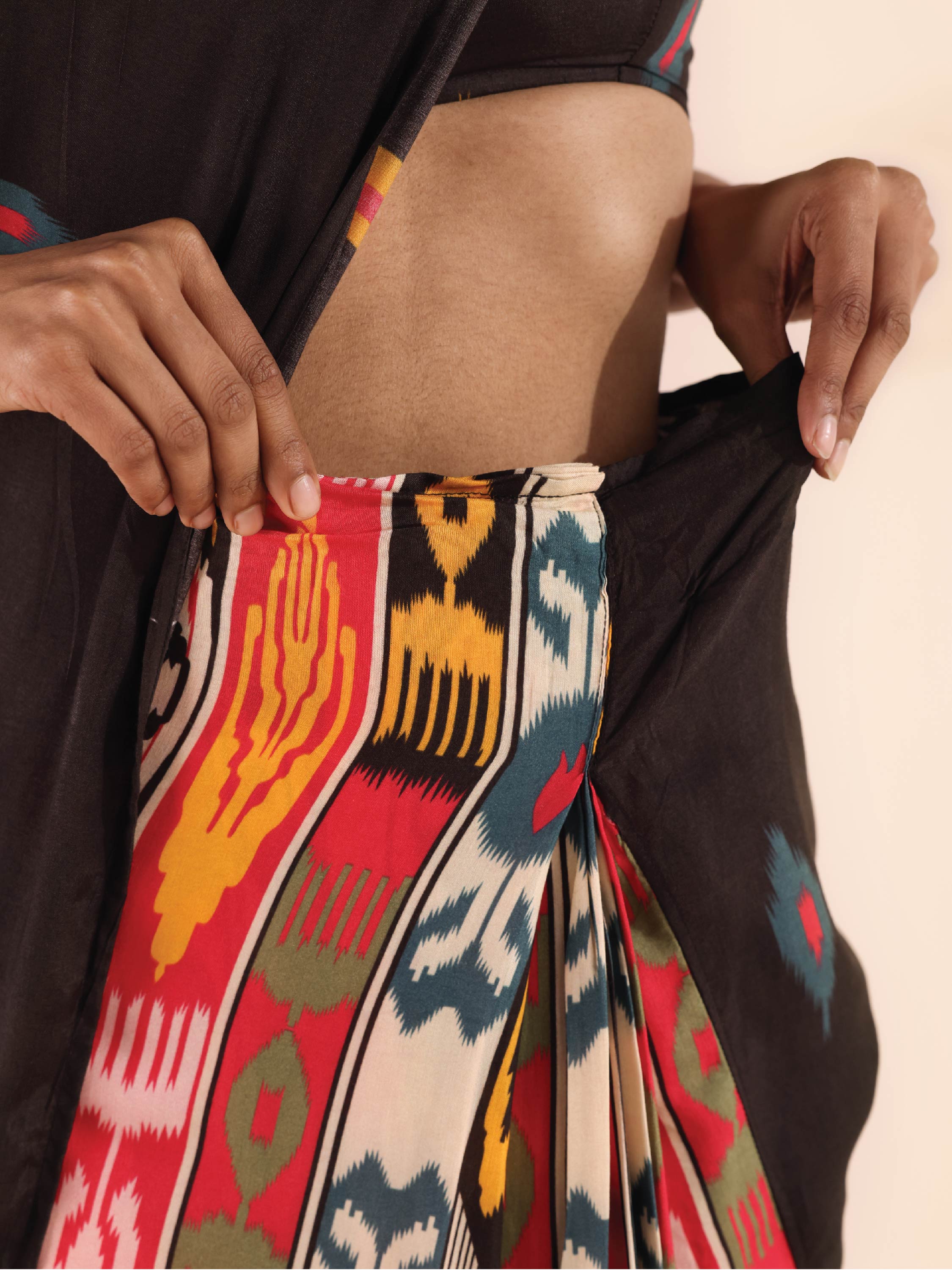 trueBrowns Cola Muslin Ikat Saree