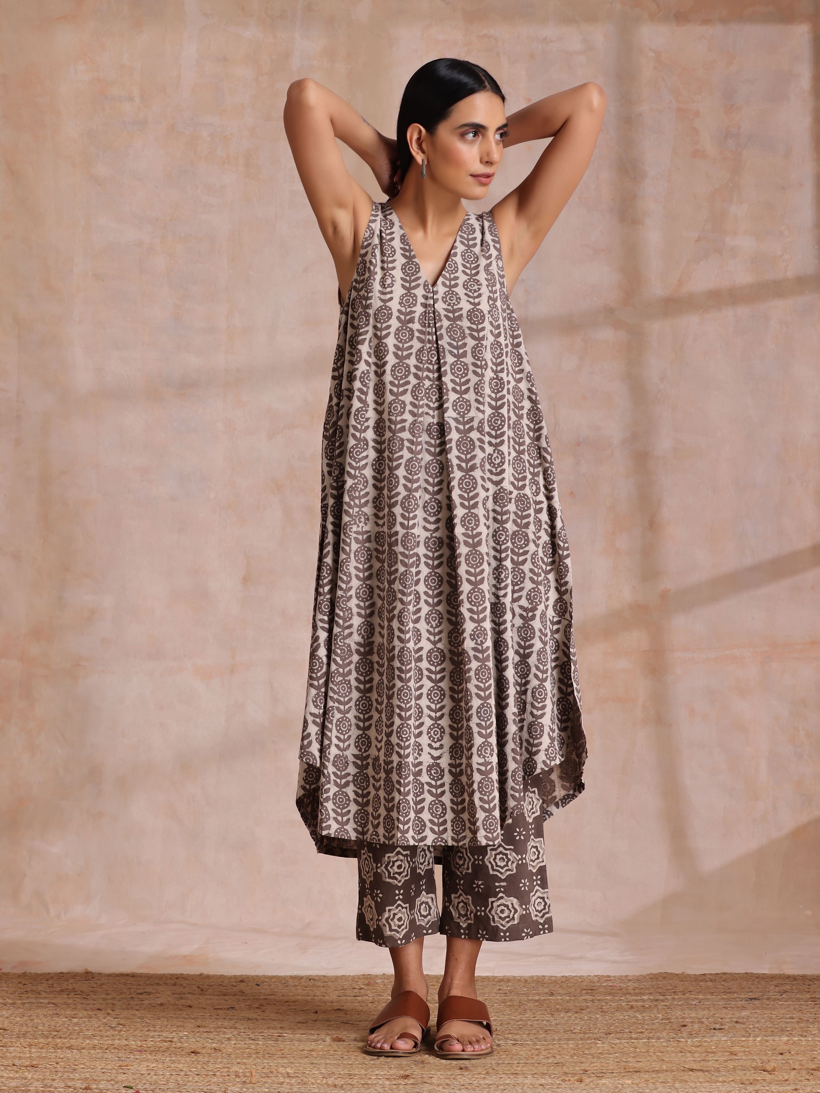 Clay Dabu Buta Print Cotton Sleeveless Flared Kurta Pant Set