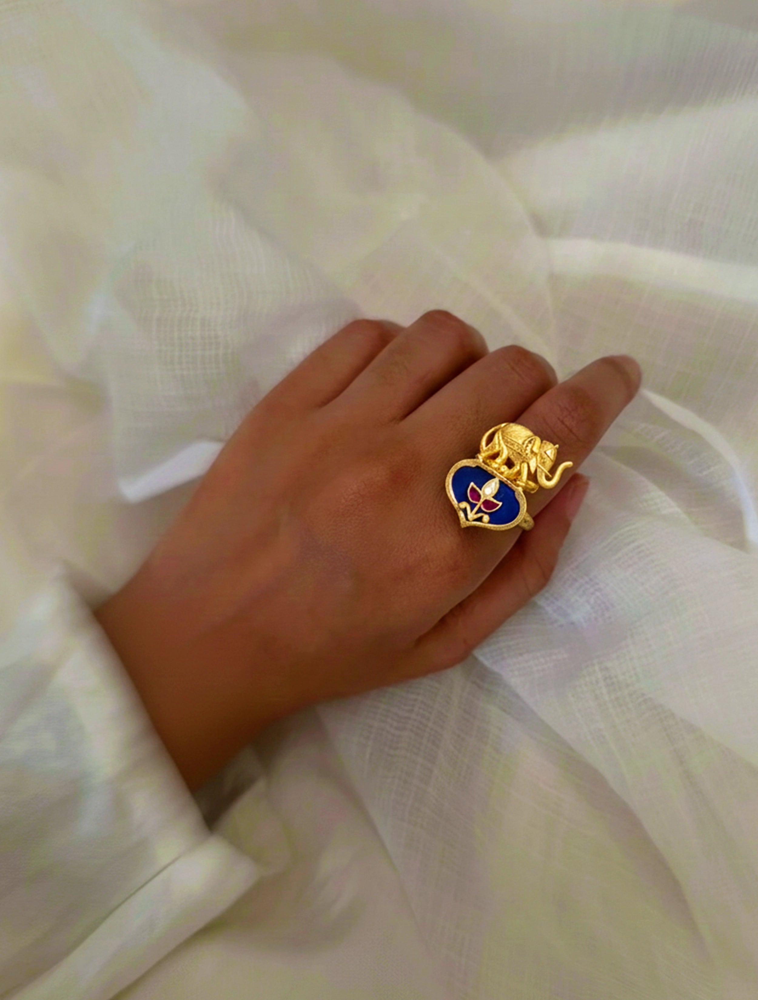 trueBrowns Blue Elephant Detail Ring