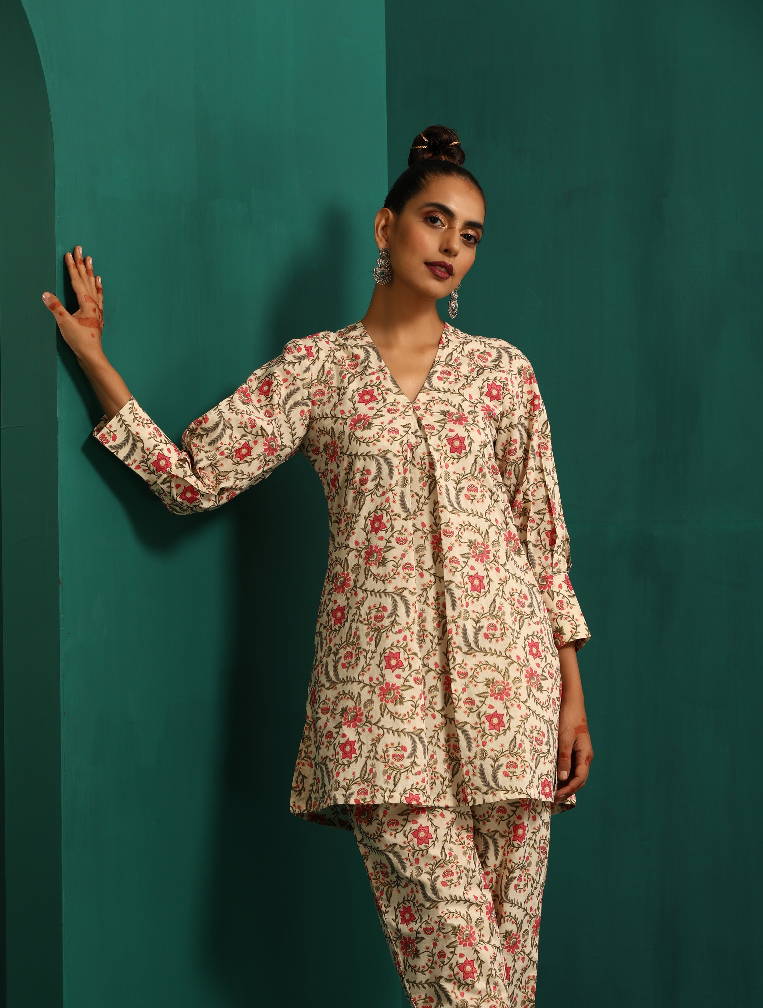 trueBrowns Pink Floral Cotton Printed Co-ord Set