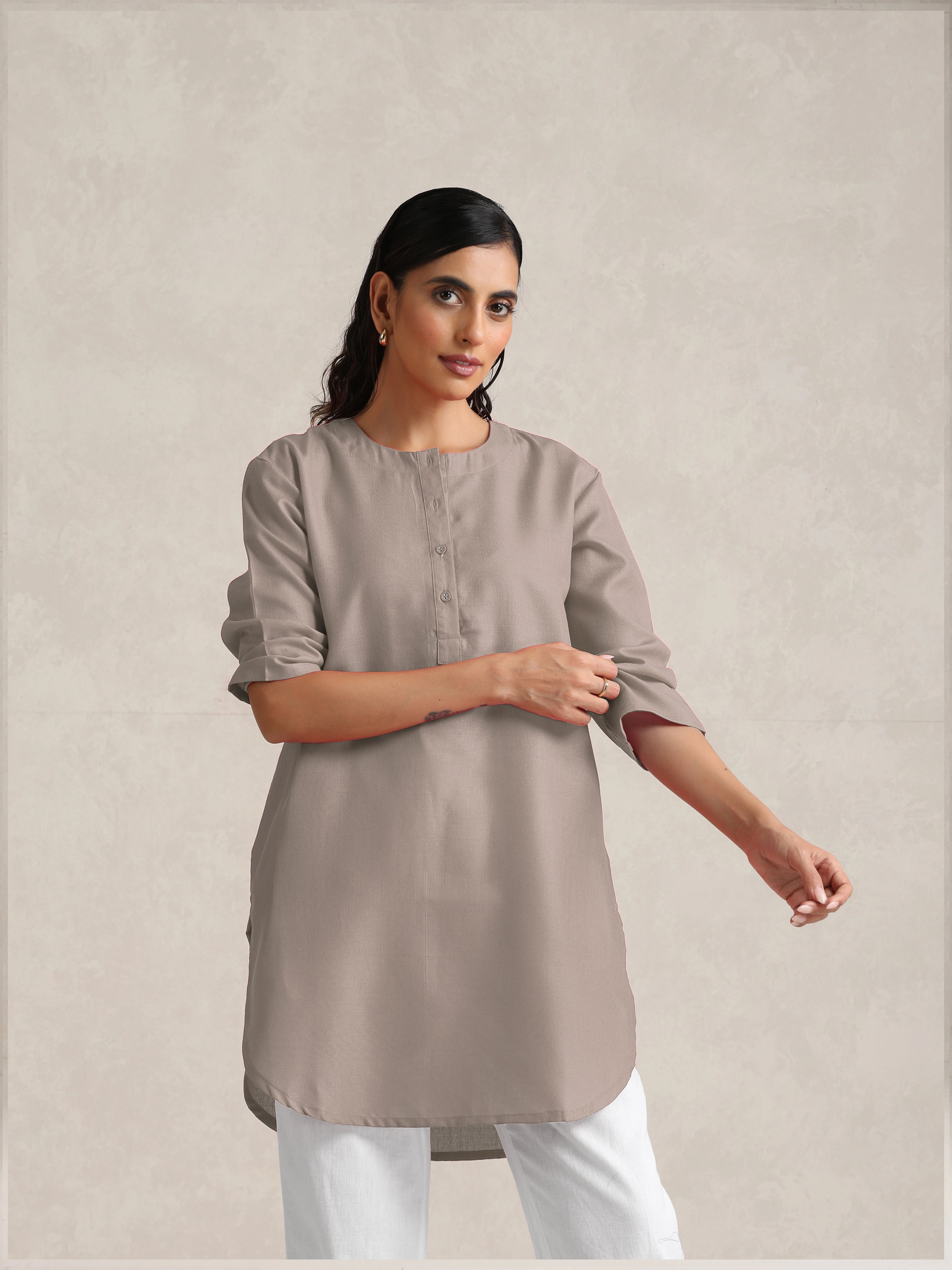 trueBrowns Light Grey Cotton Blend Short Kurta