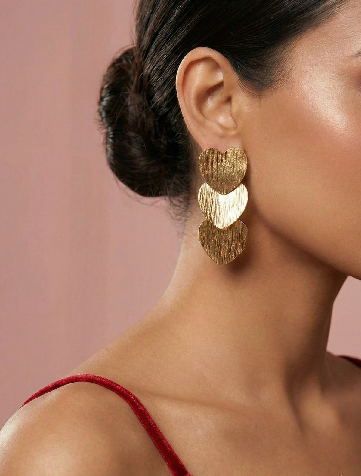 trueBrowns Heart Metallic Drop Earrings