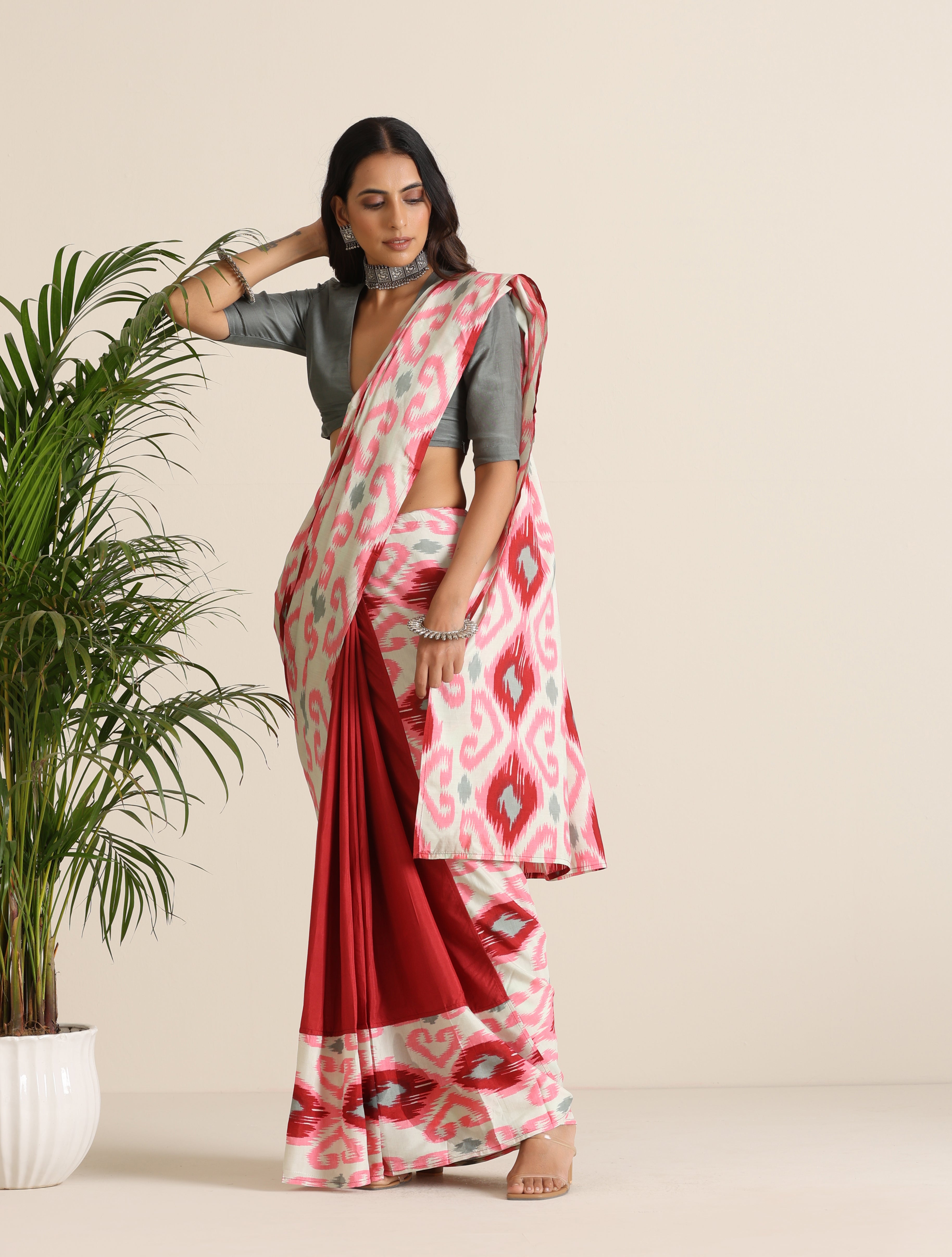 trueBrowns Maroon Grey Muslin Ikat Saree