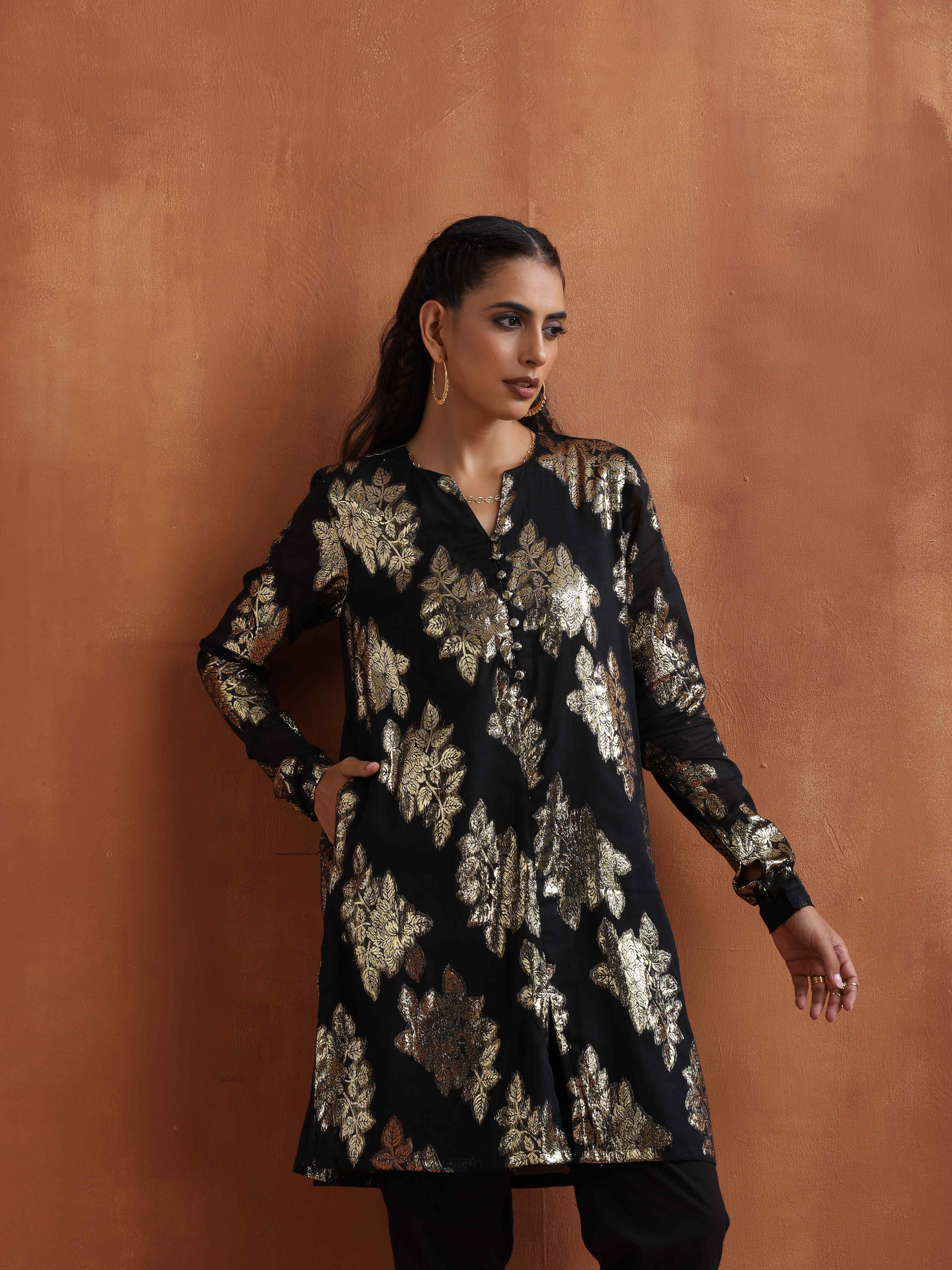 trueBrowns Black Metallic Straight Kurta Co-ord Set