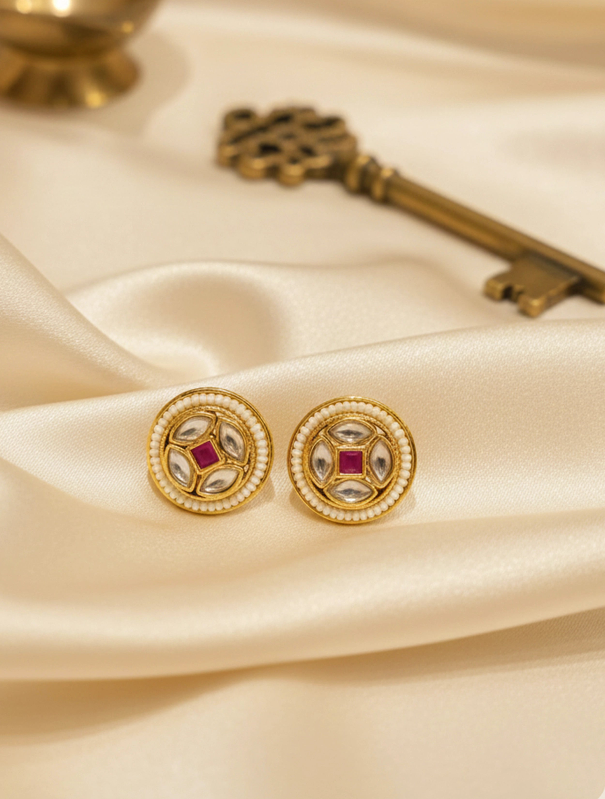trueBrowns Ivory Pearl Dori Choker Set
