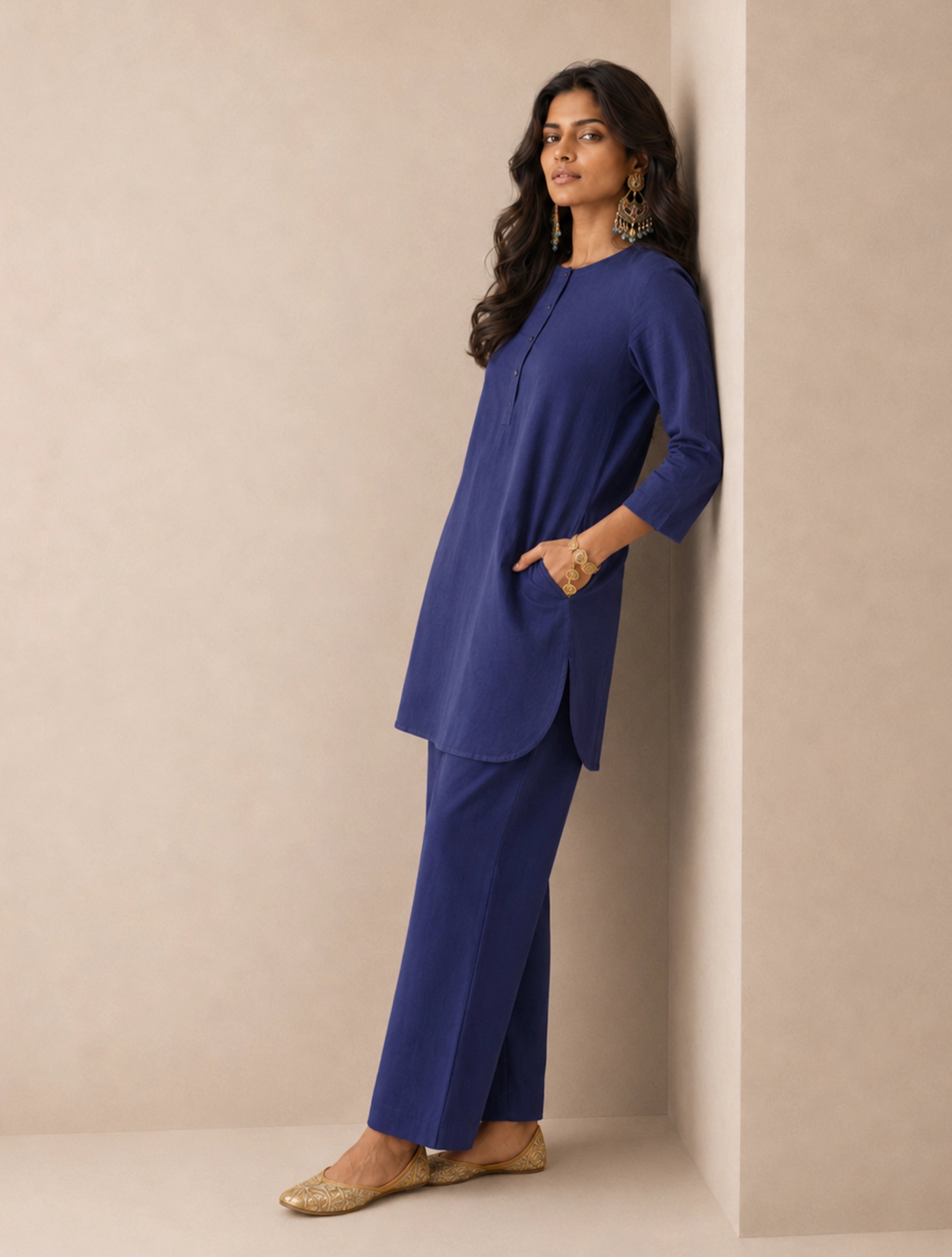 trueBrowns Blue Solid Viscose Round Neck Co-Ord Set