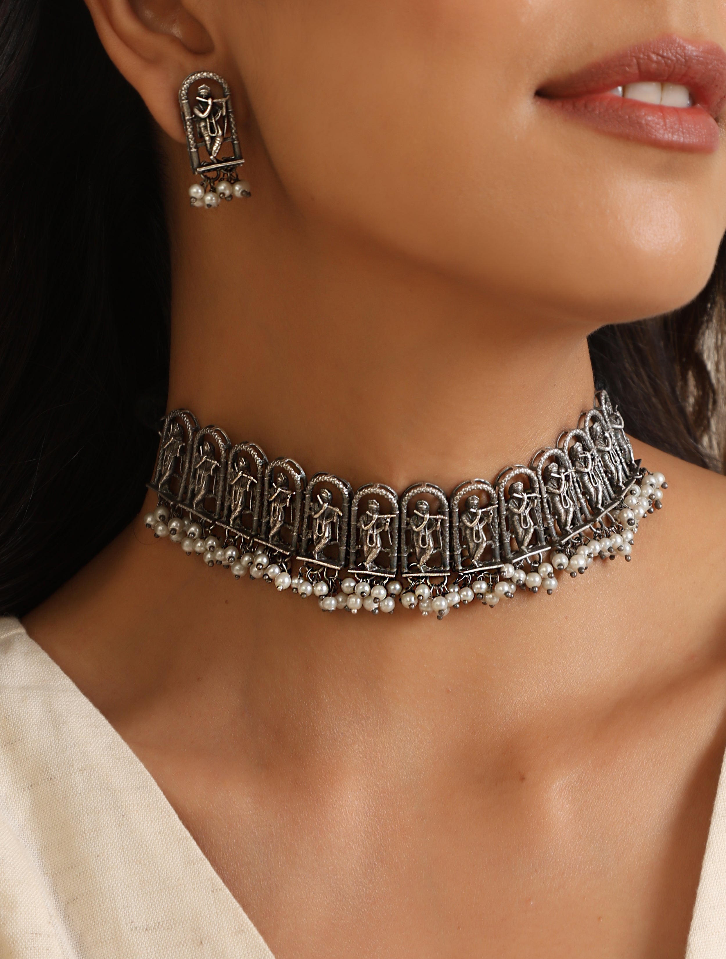 trueBrowns Silver Idol Choker Set