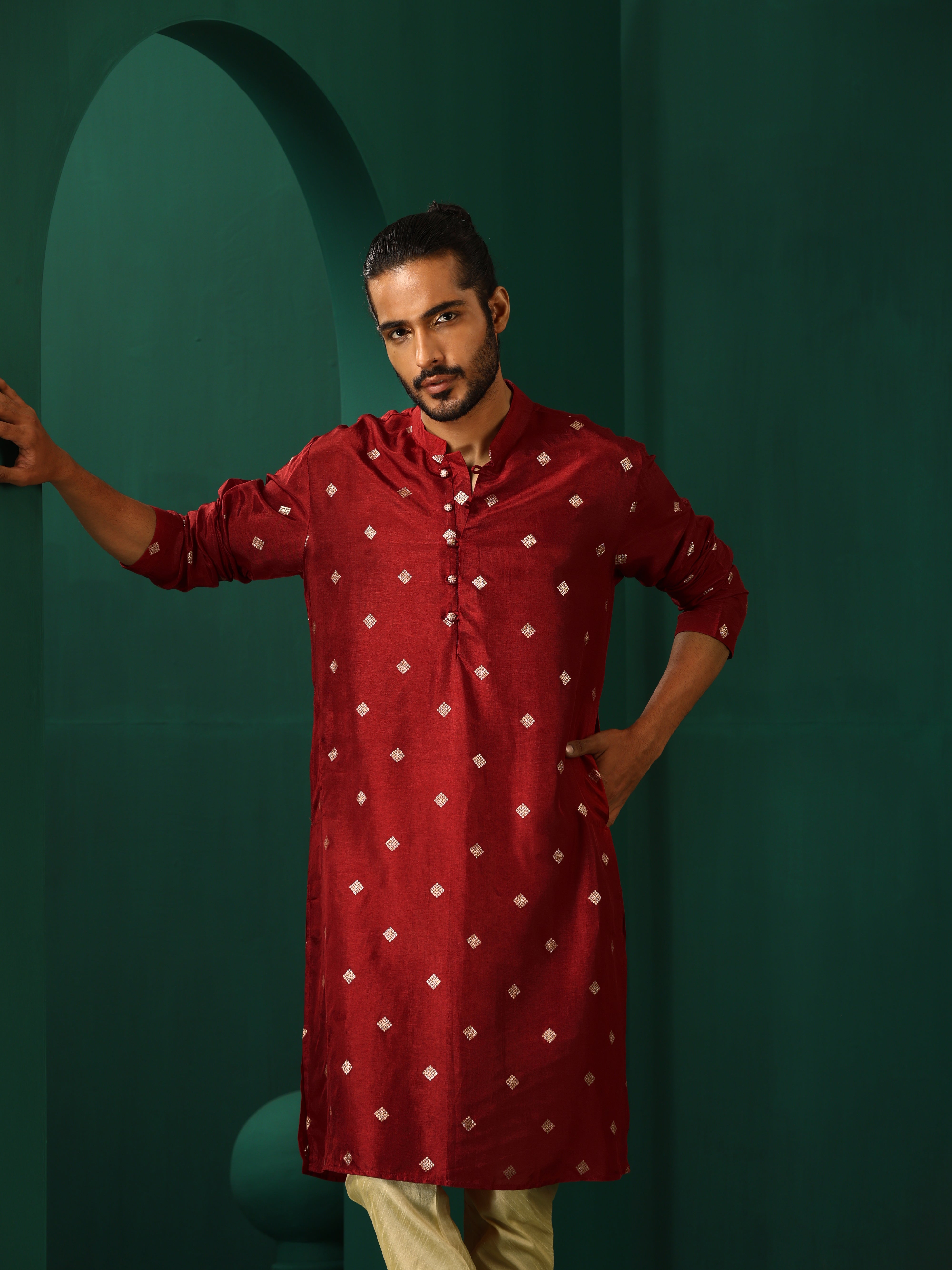 trueBrowns Men Maroon Diamond Viscose Silk Long Kurta