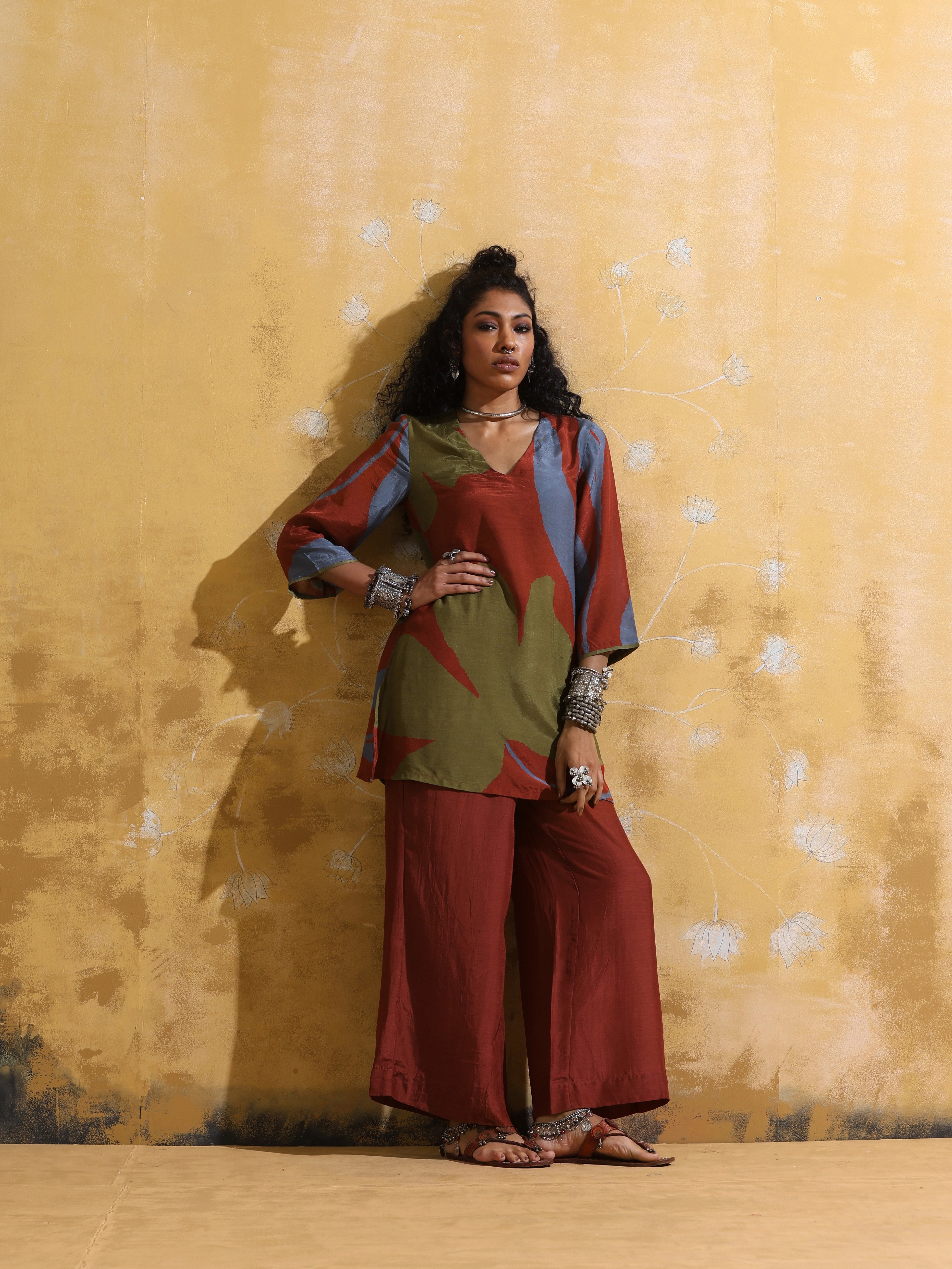 trueBrowns Rust Red Green Floral Print Muslin Silk Co-ord Set with Flared Pants